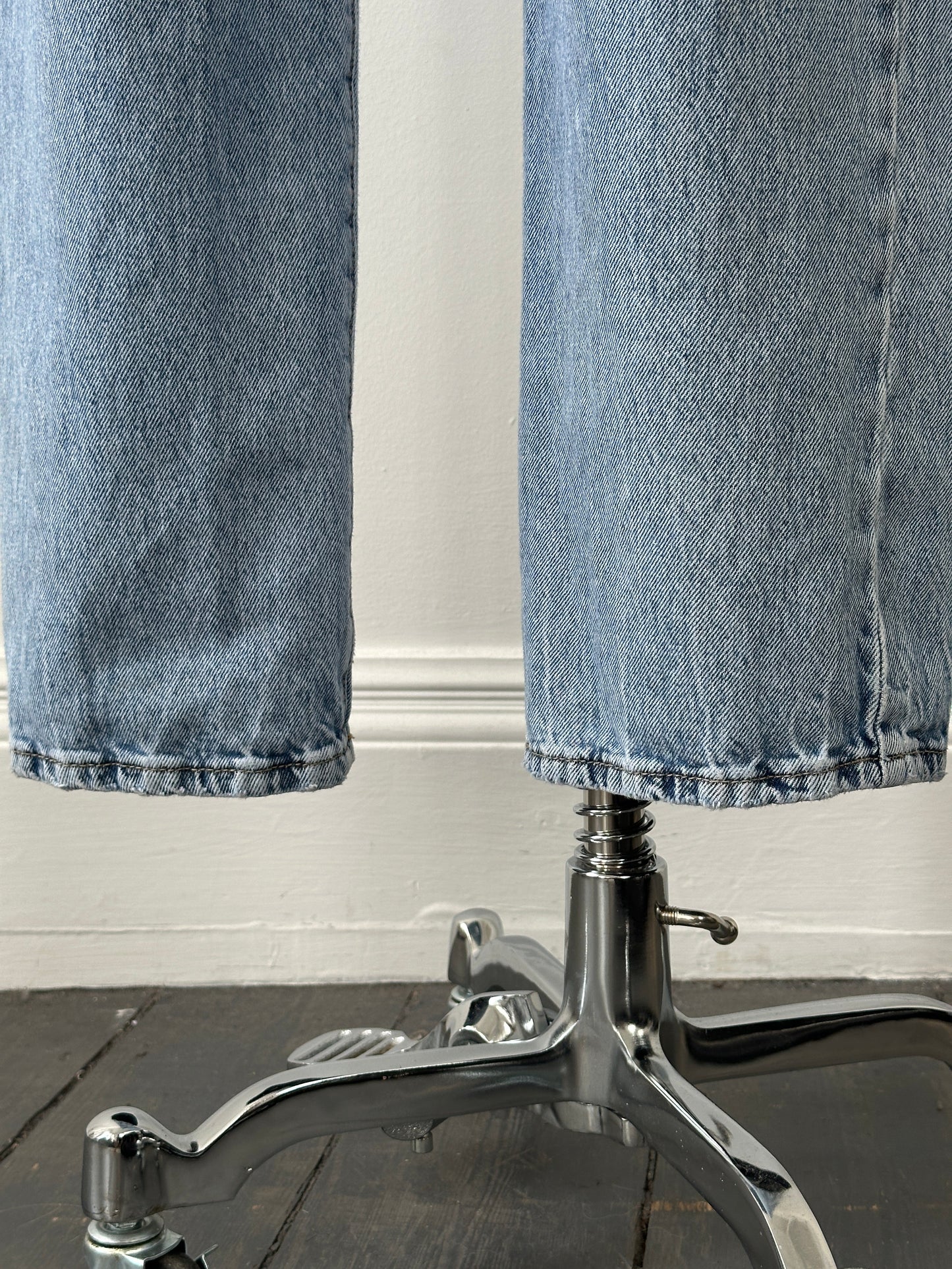 Levi's 94 Baggy Straight Leg Denim Jeans - W28