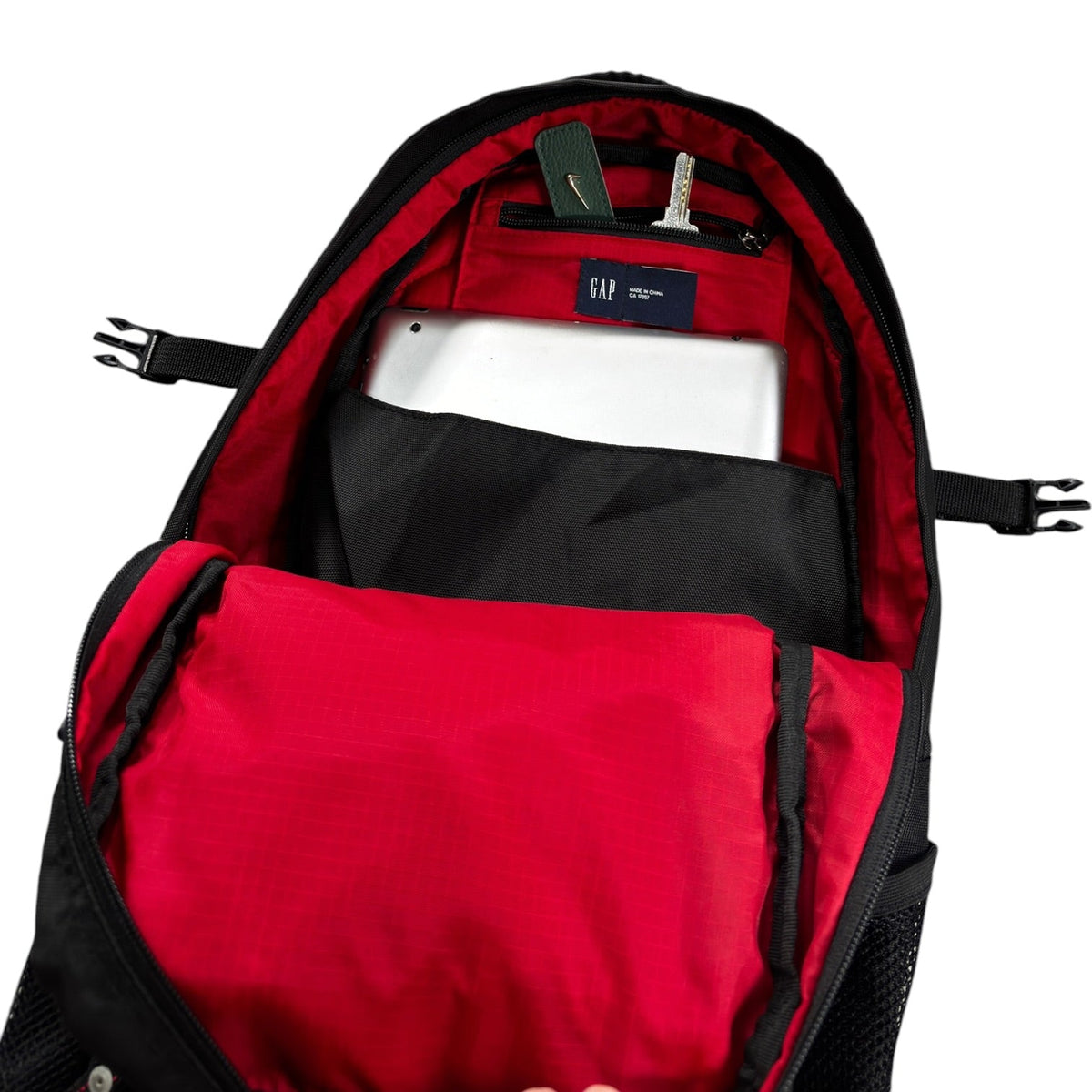 GAP 00’s Multi Pocket Sling Bag | O/S, Black