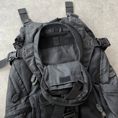 Oakley Software RARE 2000s technical utility backpack (22”x18”x10”)