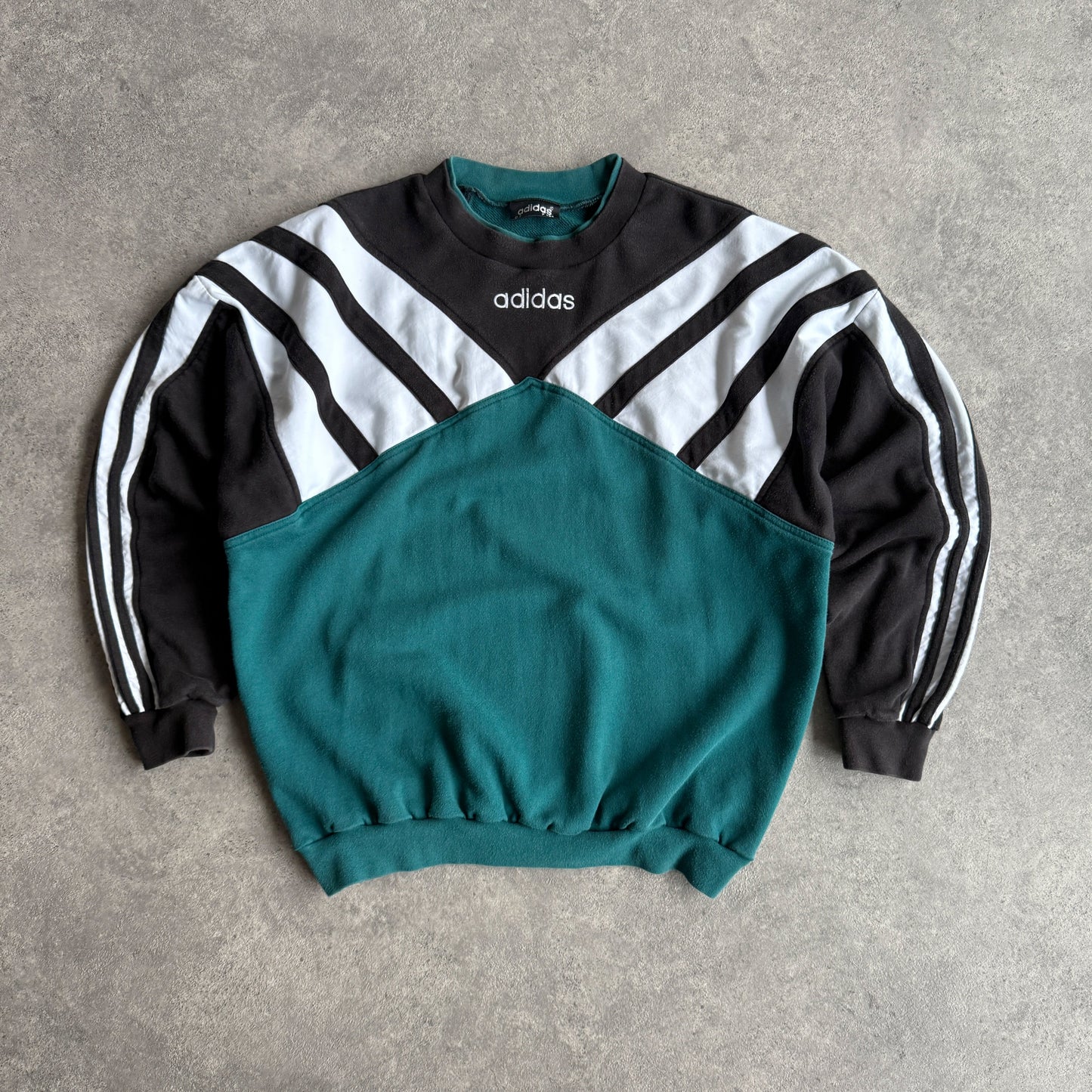 Adias 1990s heavyweight colour block embroidered sweatshirt (L)