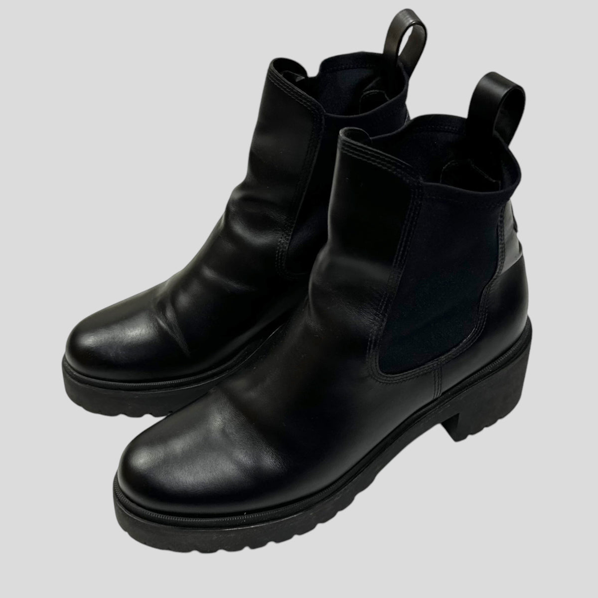 Moncler Vera Leather Chelsea Ankle Boot - UK8 | Black