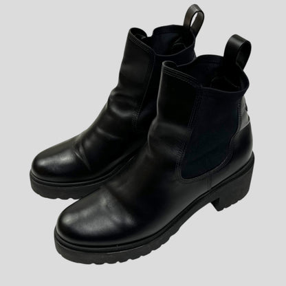 Moncler Vera Leather Chelsea Ankle Boot - UK8 | Black