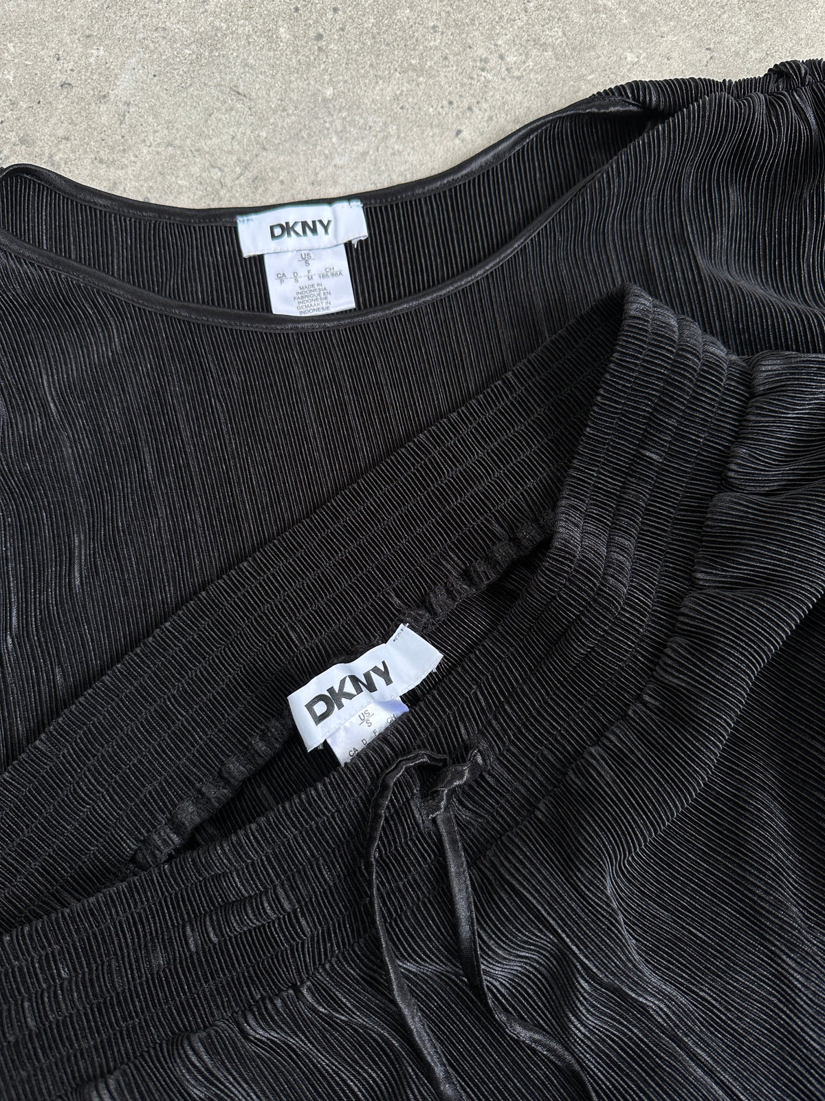 DKNY 2000s Pleated Wide Leg Two Piece Set - M/W28