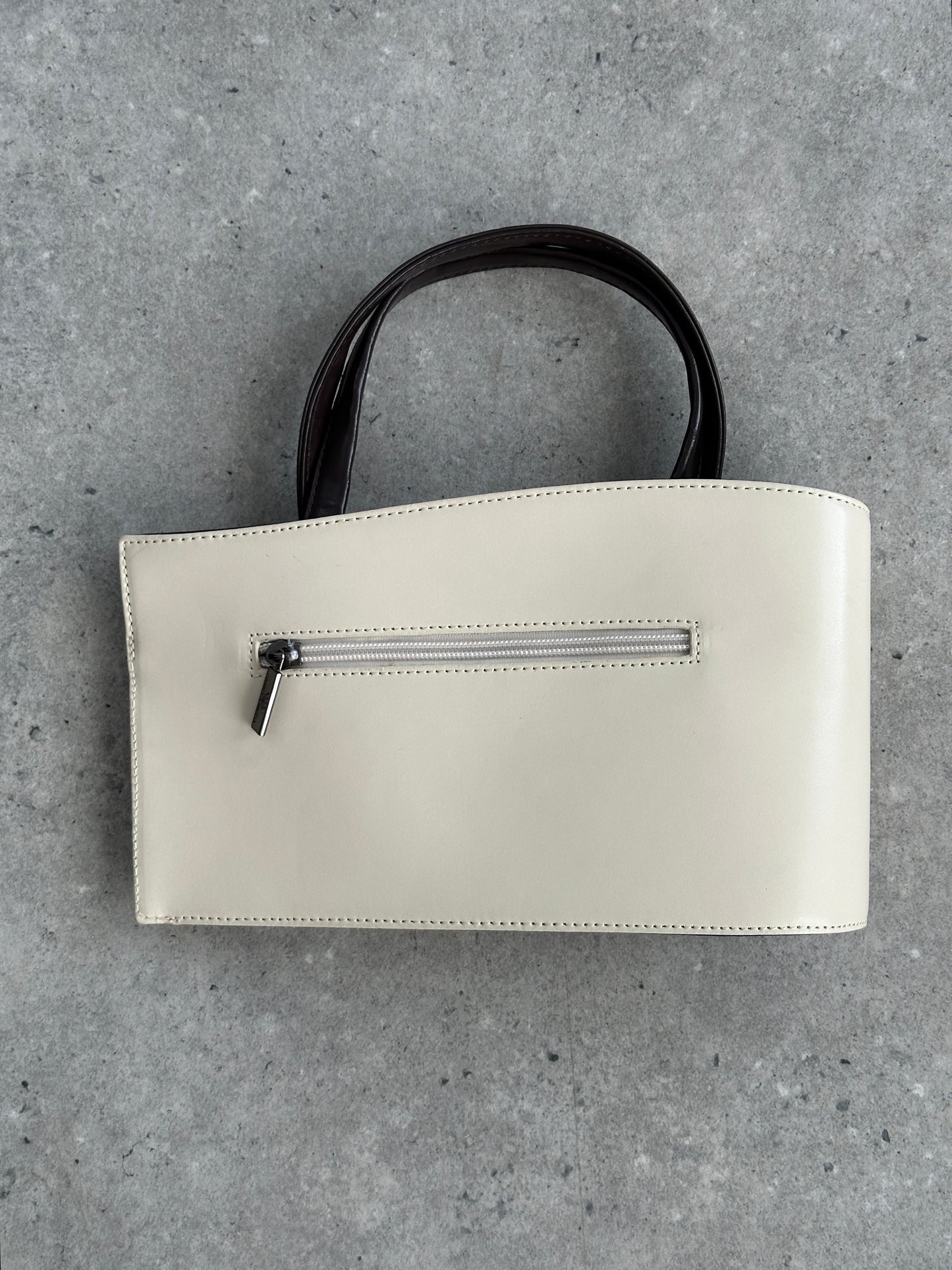 Italian Vintage 2000s Curved Leather Hand Bag
