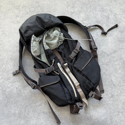 Nike ACG 1990s Steel City 35L backpack (22”x15”)