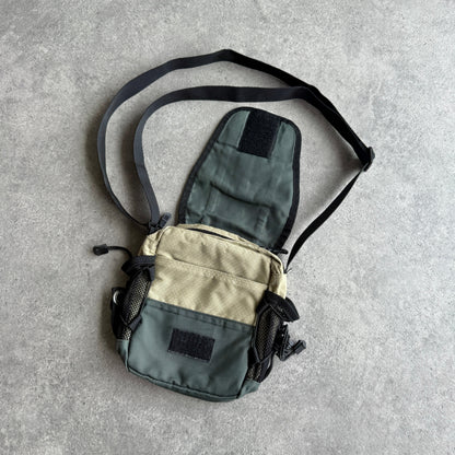 Nike 1990s cross body technical utility bag (10”x8”)