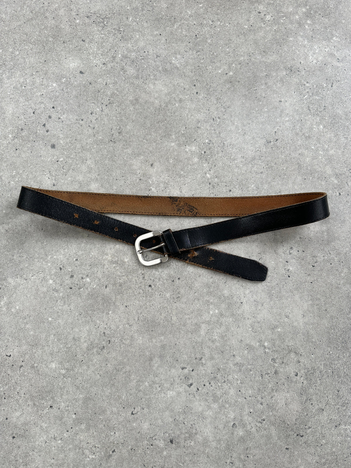 Vintage 1980s chrome distressed leather belt with metal buckle, size W30-38, classic retro style and durable craftsmanship.