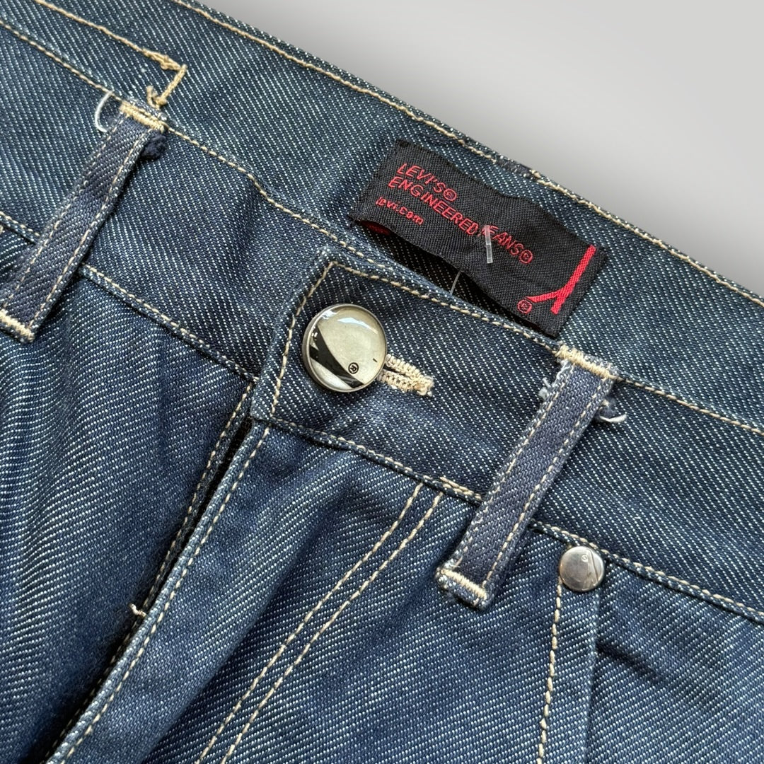 90s Levi's Engineered Jeans Twisted Denim Bootcut Jeans 31x32" | O/S, Red