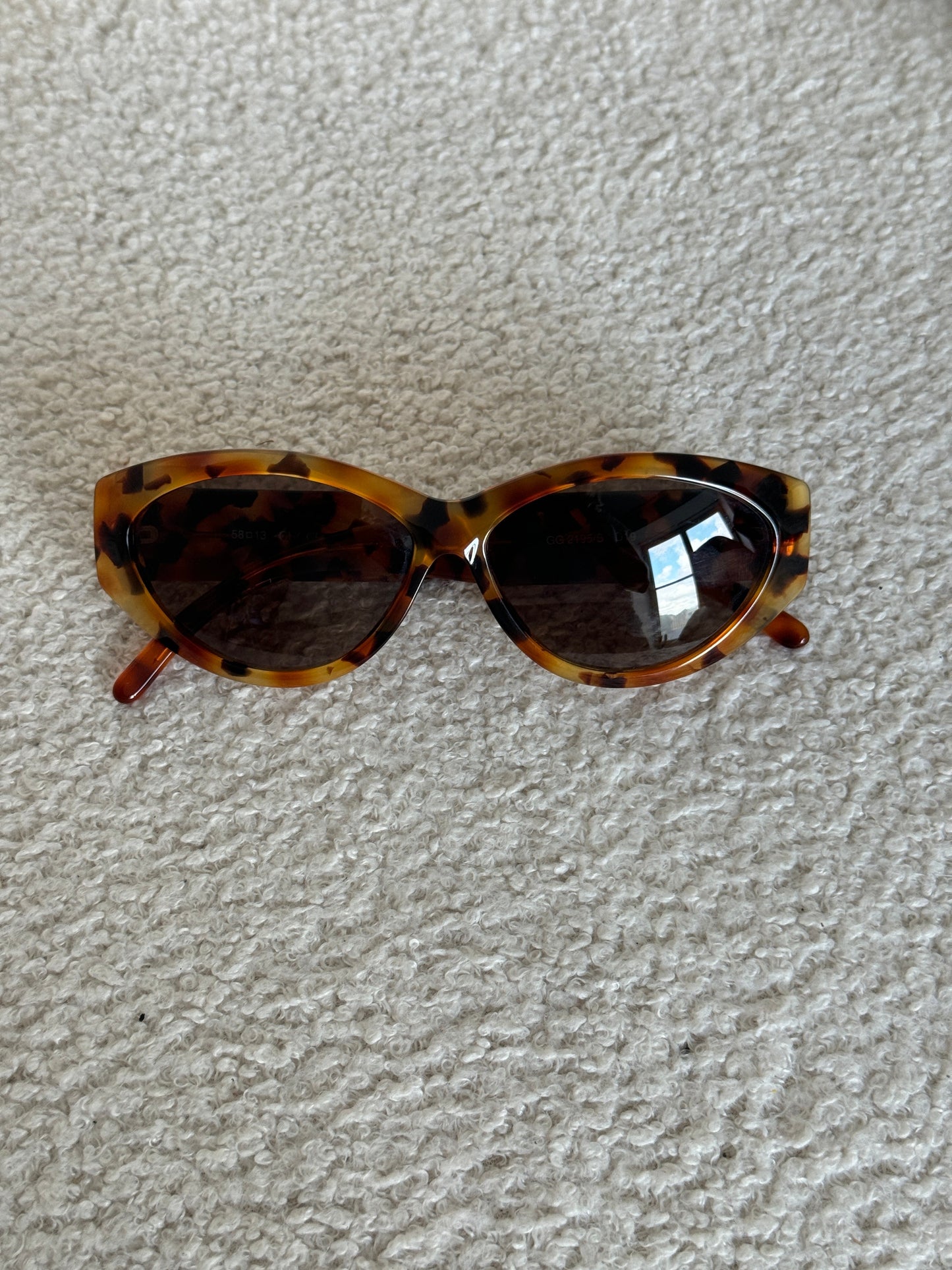 2000s Gucci Tortoise Cateye Sunglasses | O/S, Multicoloured