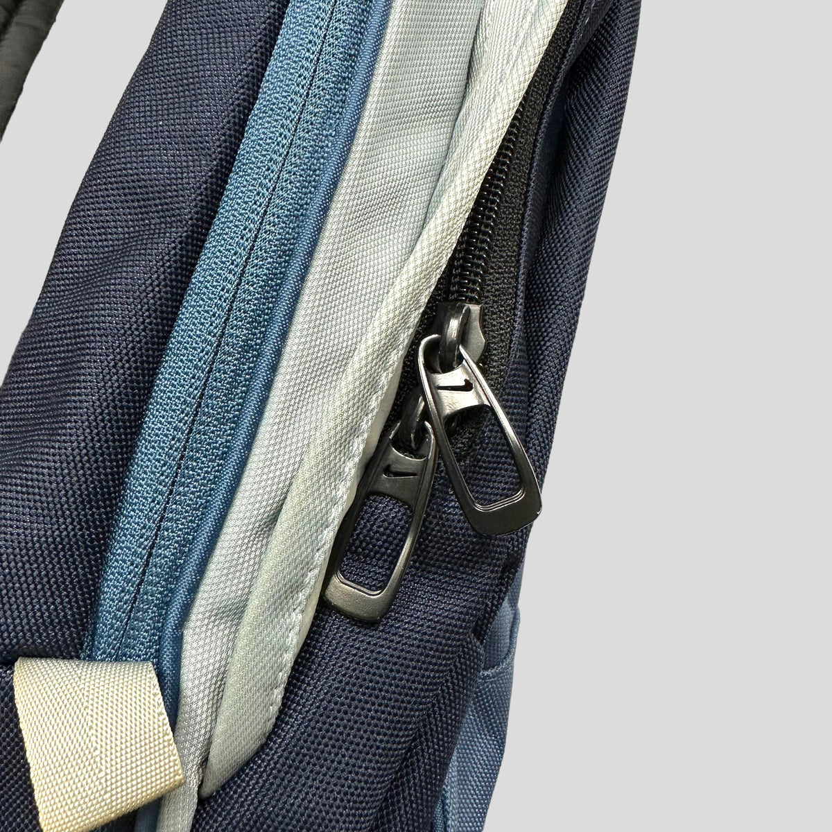 Nike 2003 Walkman Utility Slingbag | O/S, Red