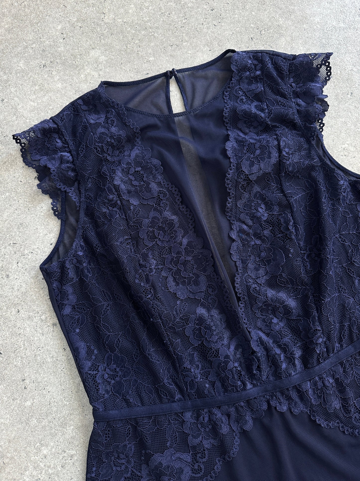 Vintage 2000s Lace Bodysuit - M