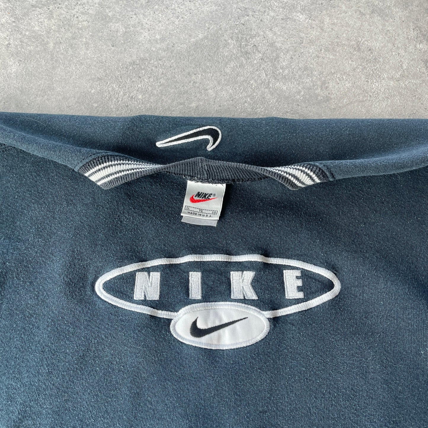 Nike RARE 1990s heavyweight embroidered sweatshirt (XL)