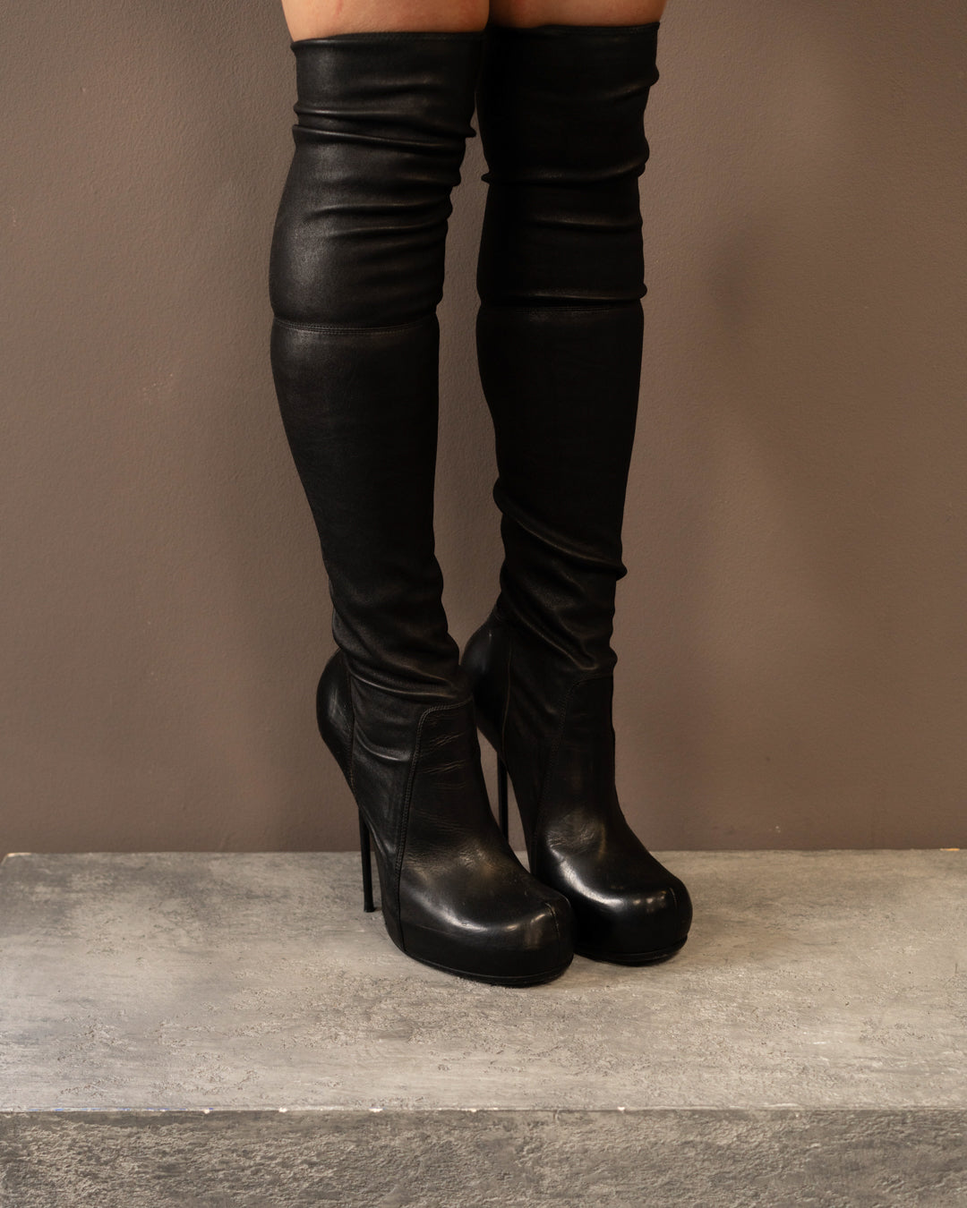 RICK OWENS STILETTO KNEE HIGH GLOVE BOOTS (EU 41)