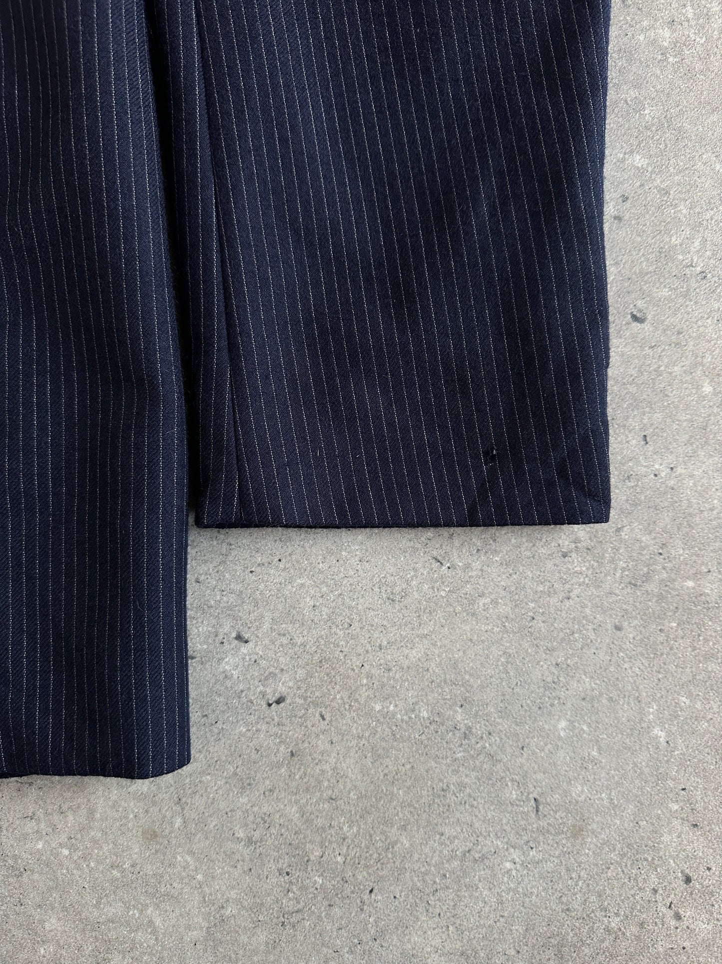 Vintage 1990s Pinstripe Pure Wool Suit - 40R/W28