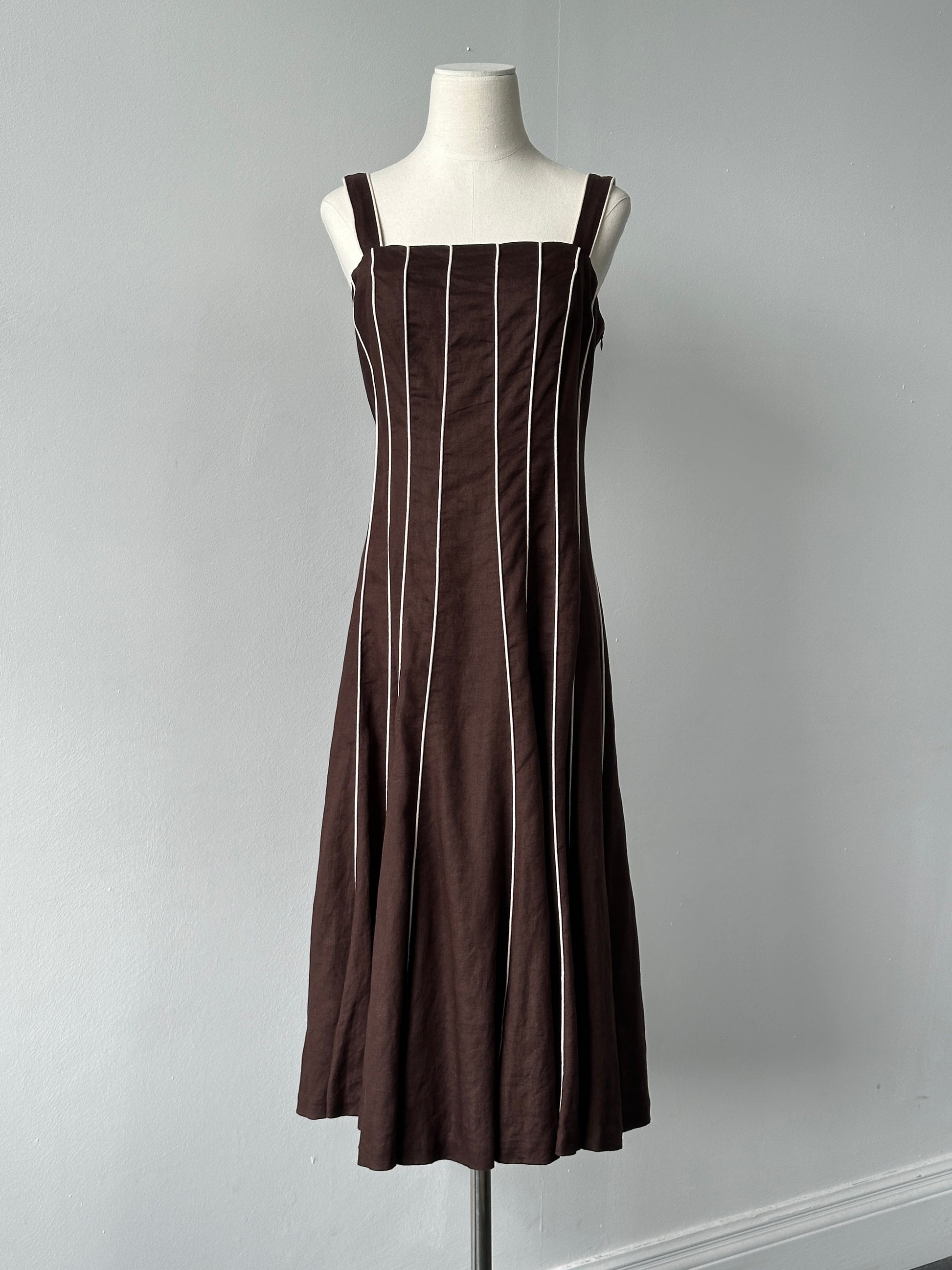 Vintage 1990s pure linen striped dress, size M, featuring classic vertical stripes and a relaxed fit, casual and timeless style.