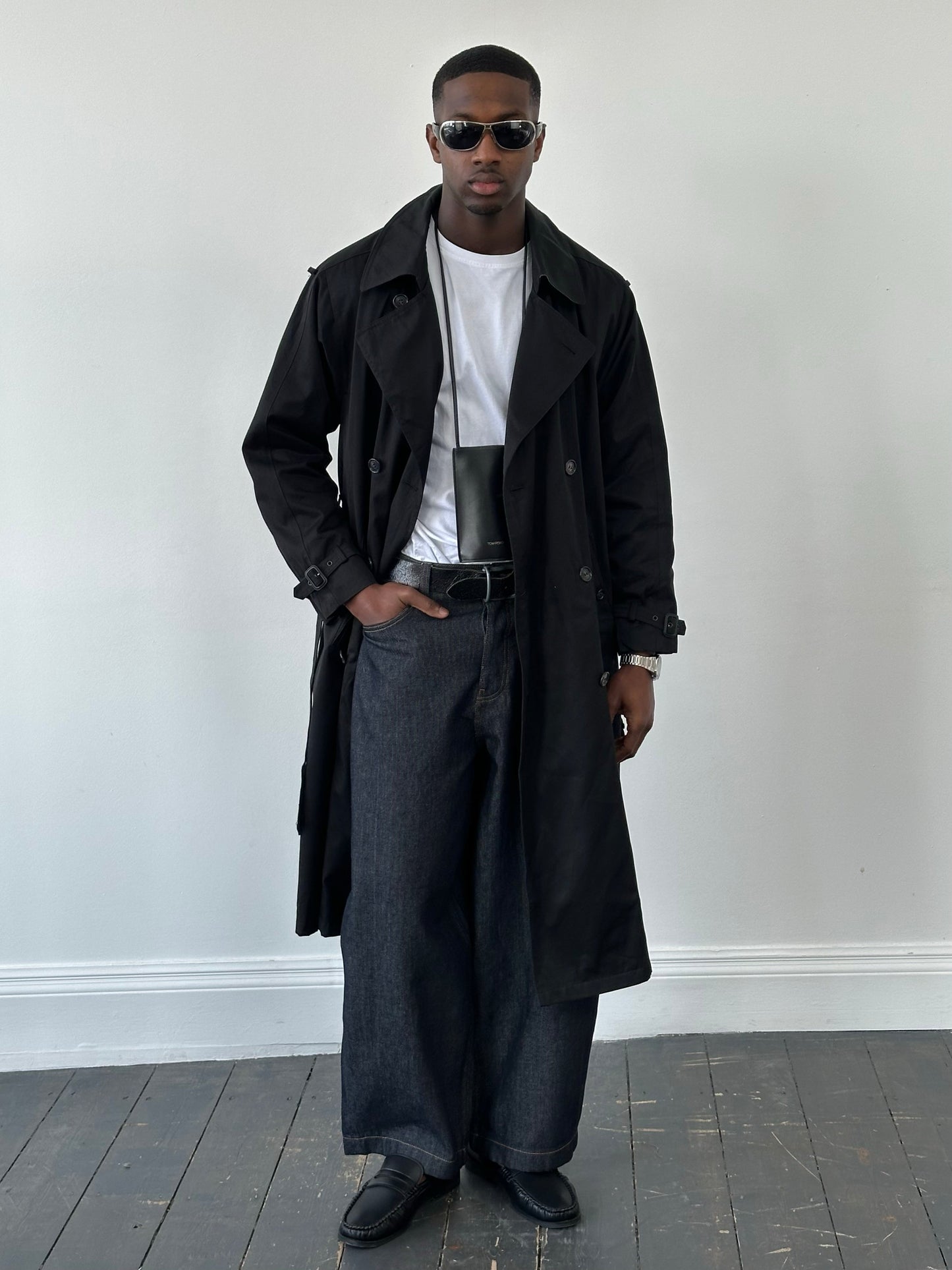 London Fog Towne 1990s double-breasted belted trench coat, stylish long coat with classic design and beige color.