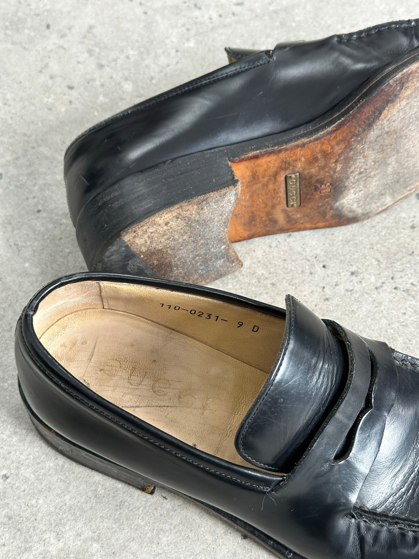 Gucci 2000s Leather Square Toe Loafers - UK 9