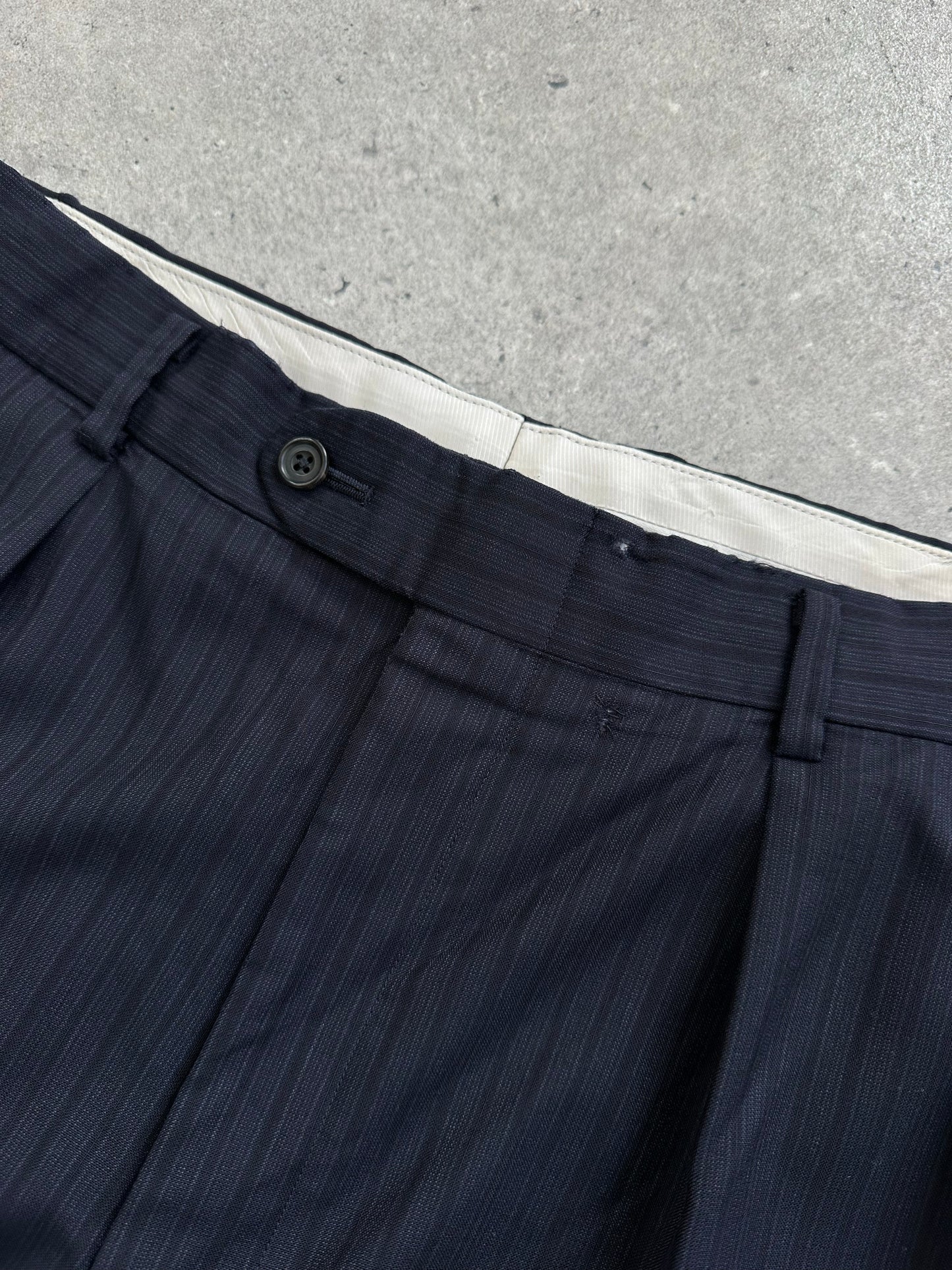 Burberry London 1990s pure wool striped suit, size 42S/W34, featuring classic tailored fit and bold horizontal stripes.
