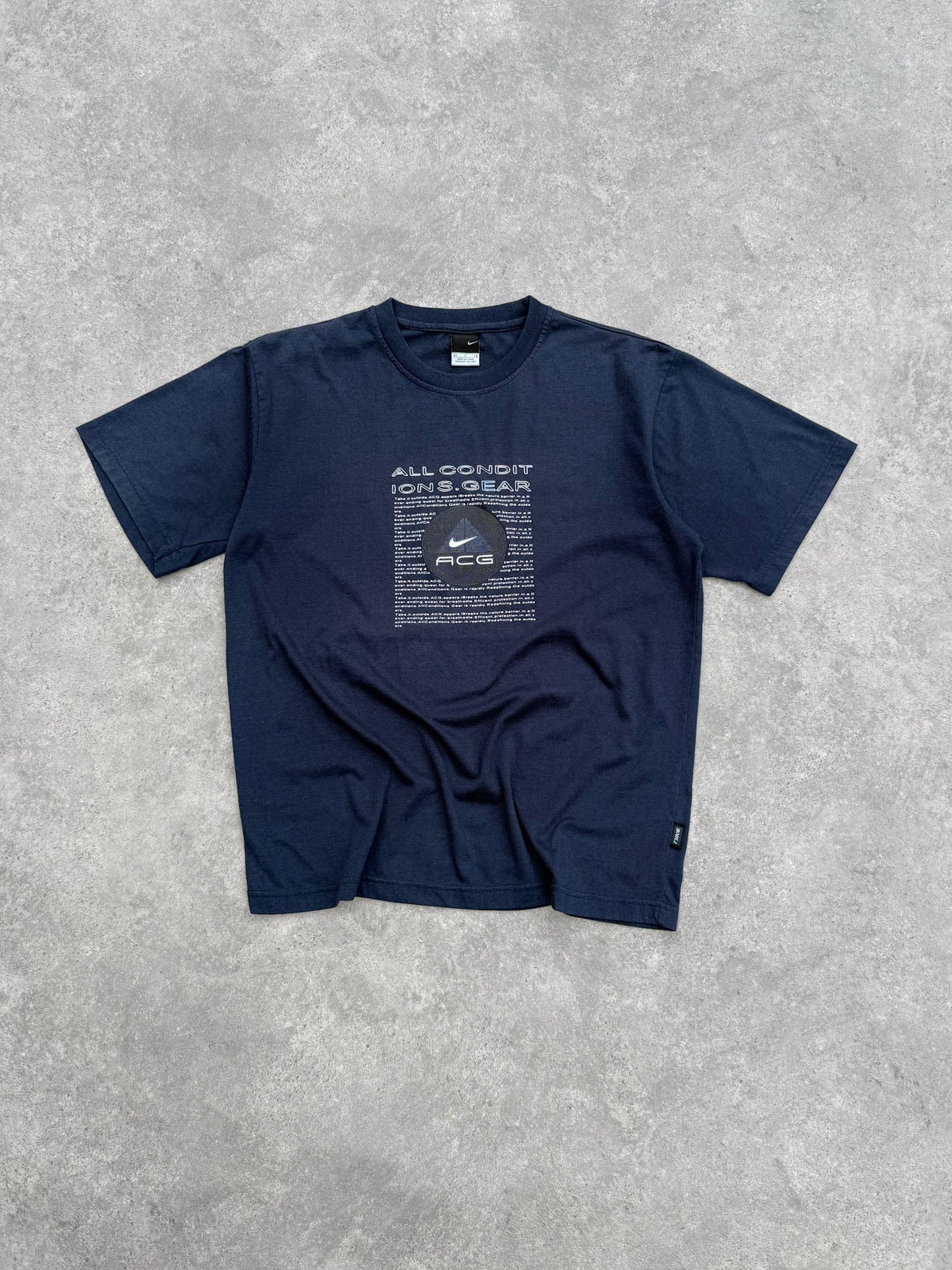 nike acg 2001 heavyweight graphic t-shirt (l) | Default Title, Red