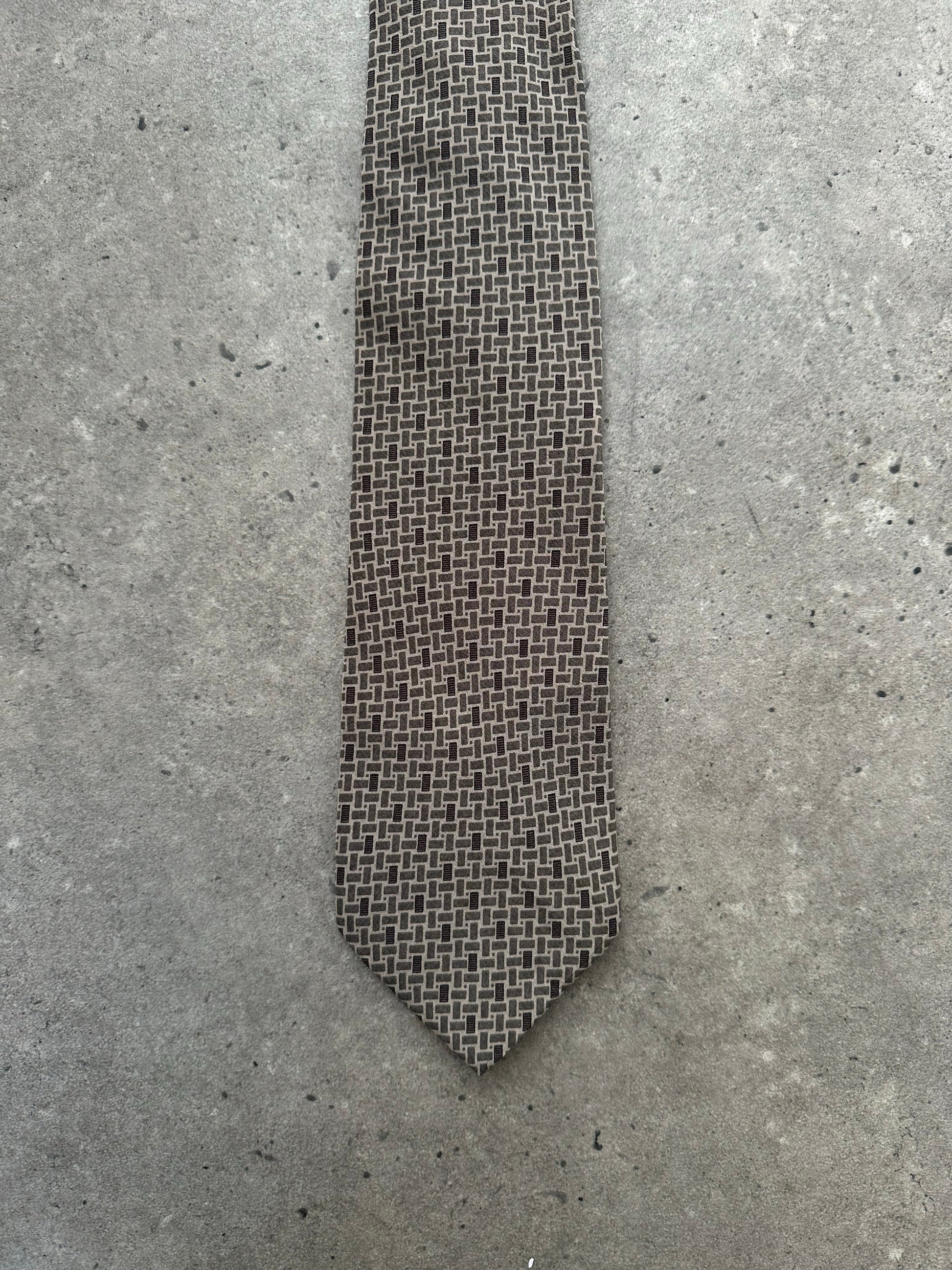 Pierre Cardin 1990s pure silk print tie with vibrant pattern, showcasing elegant craftsmanship and classic style.