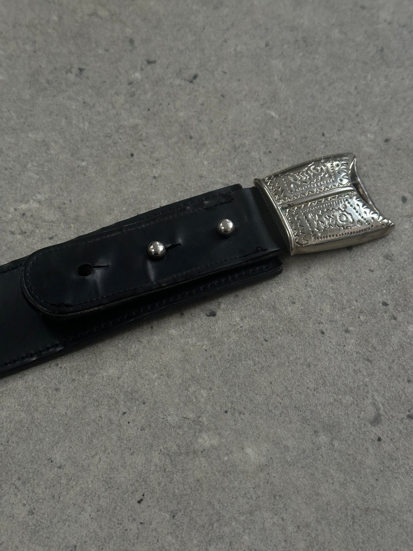 Gianni Versace Versus 1990s Panther Buckle Leather Belt - W38