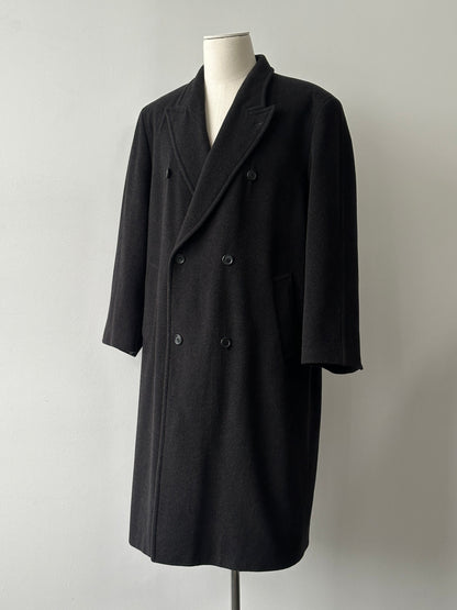 Vintage 1990s pure wool double-breasted coat in XL, featuring classic collar and button details, styled in a timeless fashion.