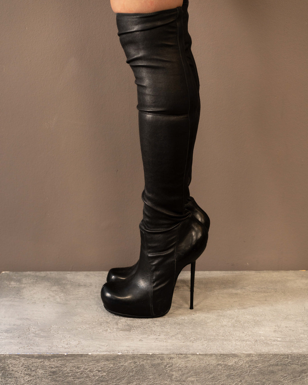 RICK OWENS STILETTO KNEE HIGH GLOVE BOOTS (EU 41)