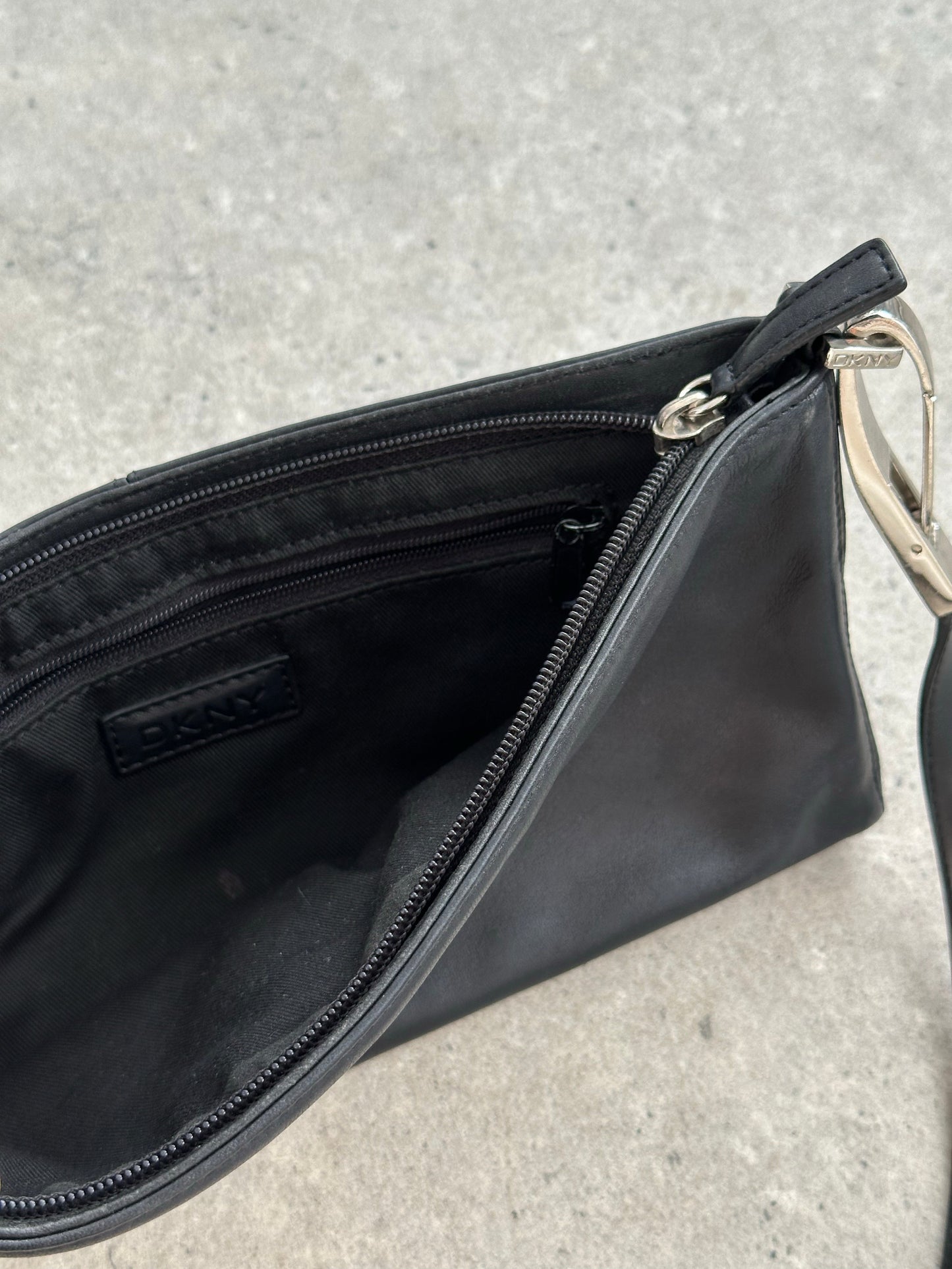 DKNY 2000s Leather Shoulder Bag