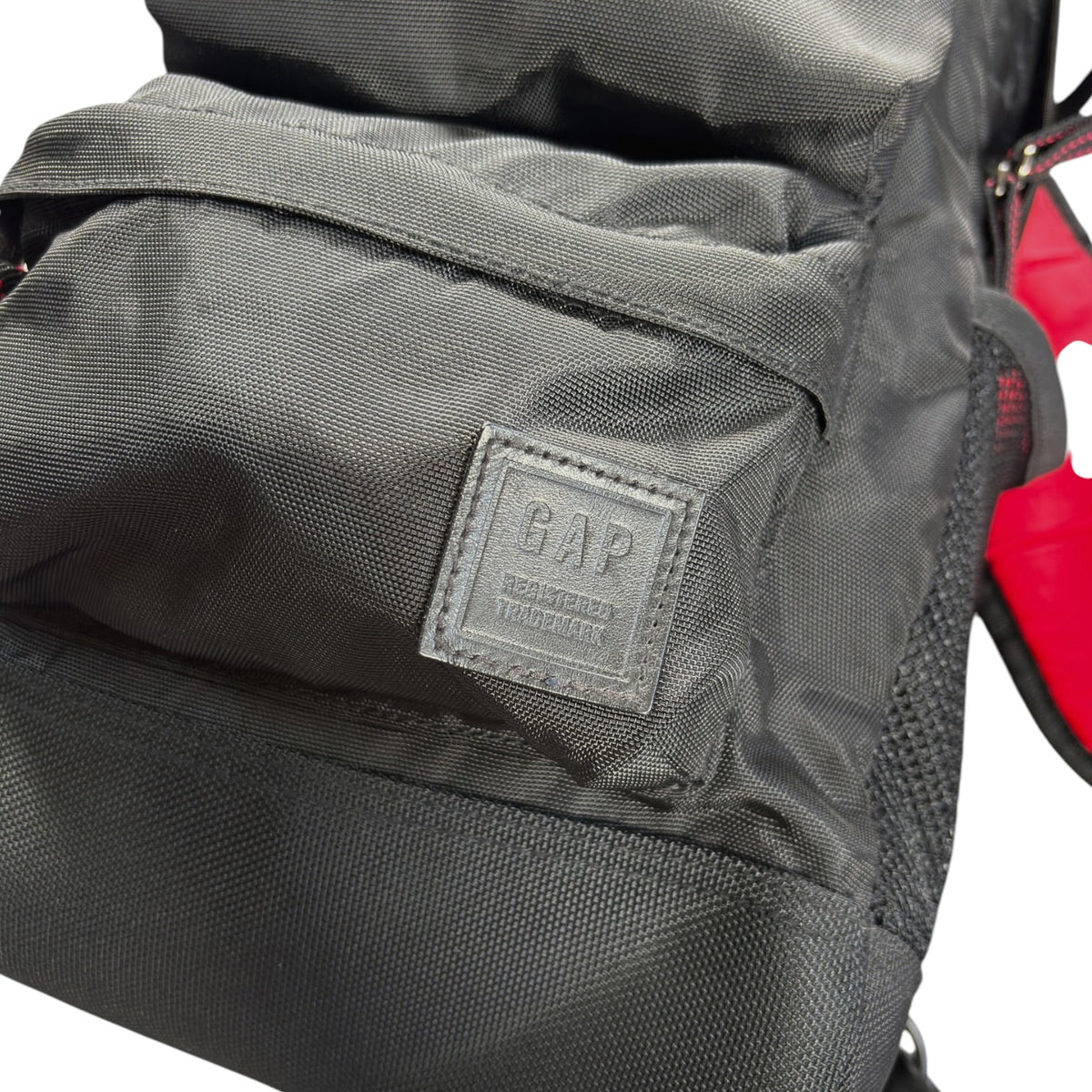 GAP 00’s Multi Pocket Sling Bag | O/S, Black