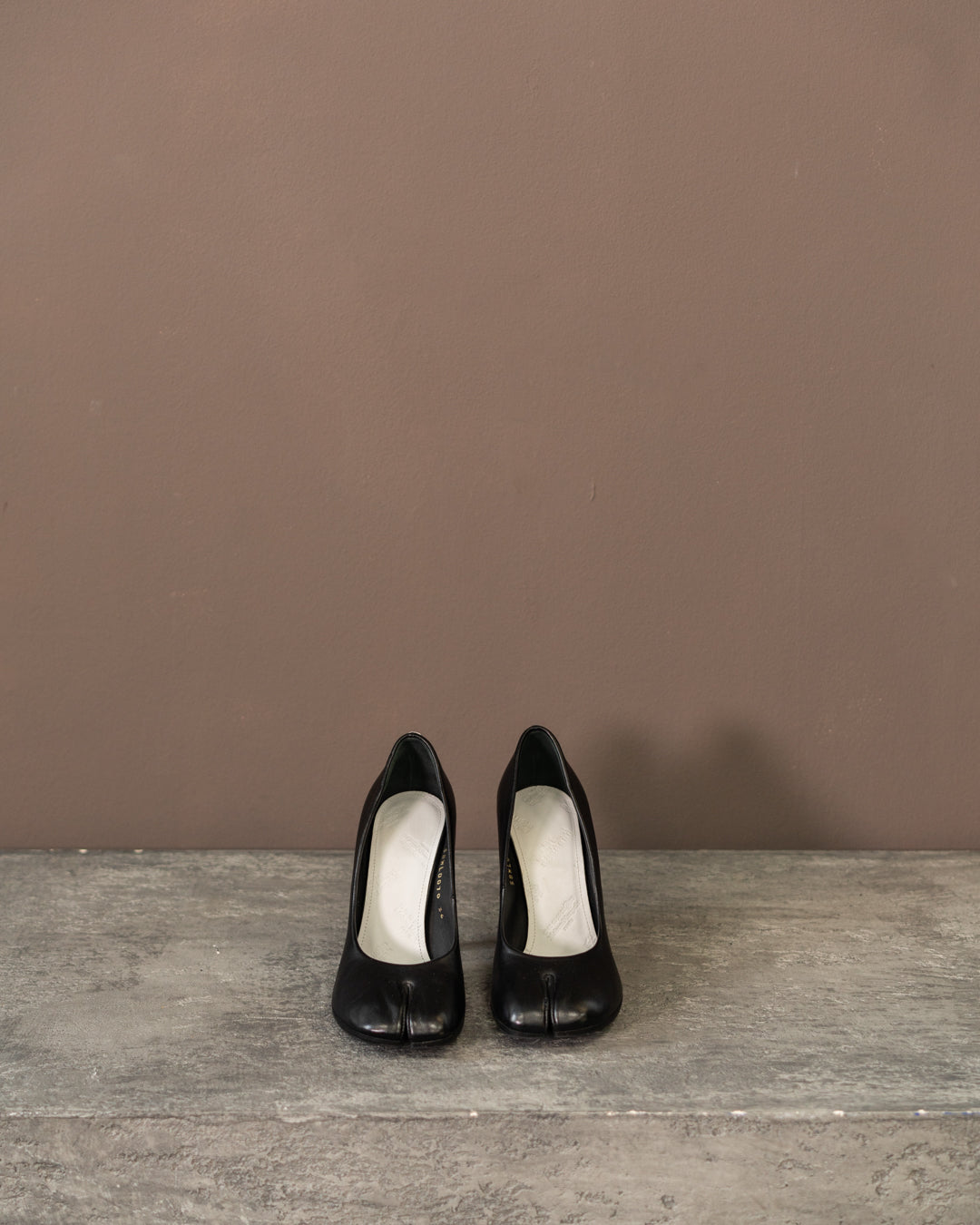 MARGIELA TABI HEELS (EU 36, fits like 35)