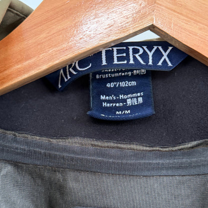 arc’teryx leaf gen one khaki green goretex windbreaker | O/S, Green
