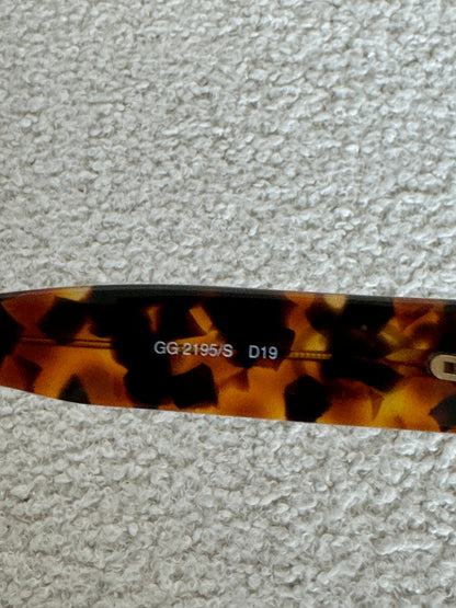 2000s Gucci Tortoise Cateye Sunglasses | O/S, Multicoloured
