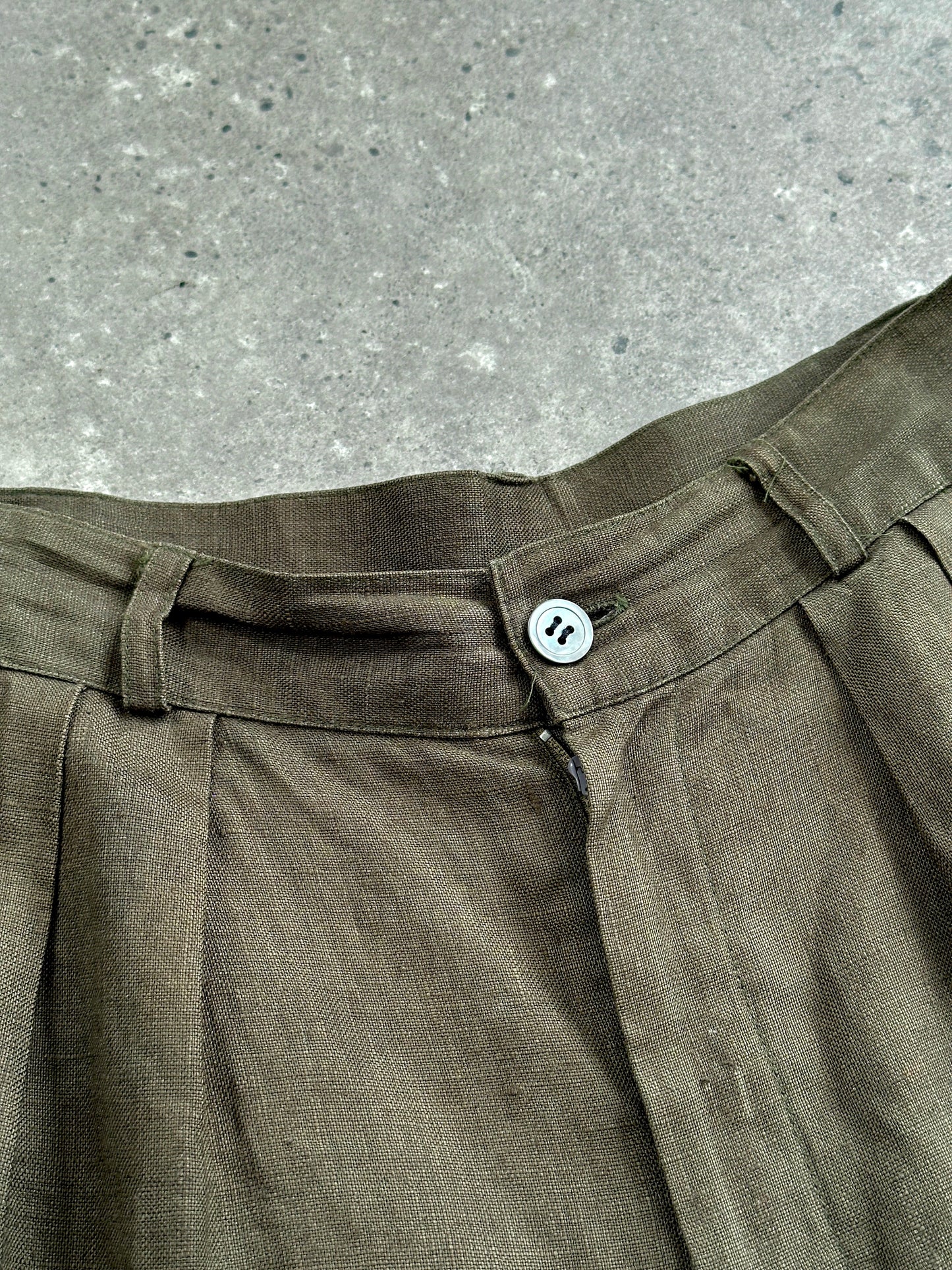 Vintage Pure Linen Relaxed Pleated Shorts - W26
