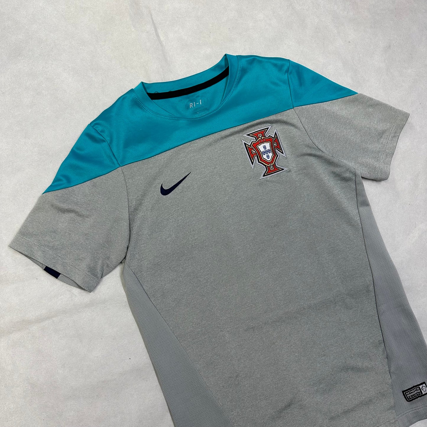 Nike 2014/15 Portugal Training Shirt In Grey ( M )