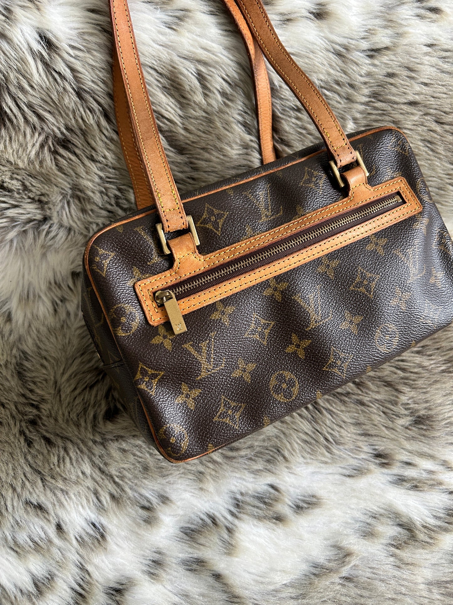 Vintage 2003 Louis Vuitton Cite MM Shoulder Bag | O/S, Brown