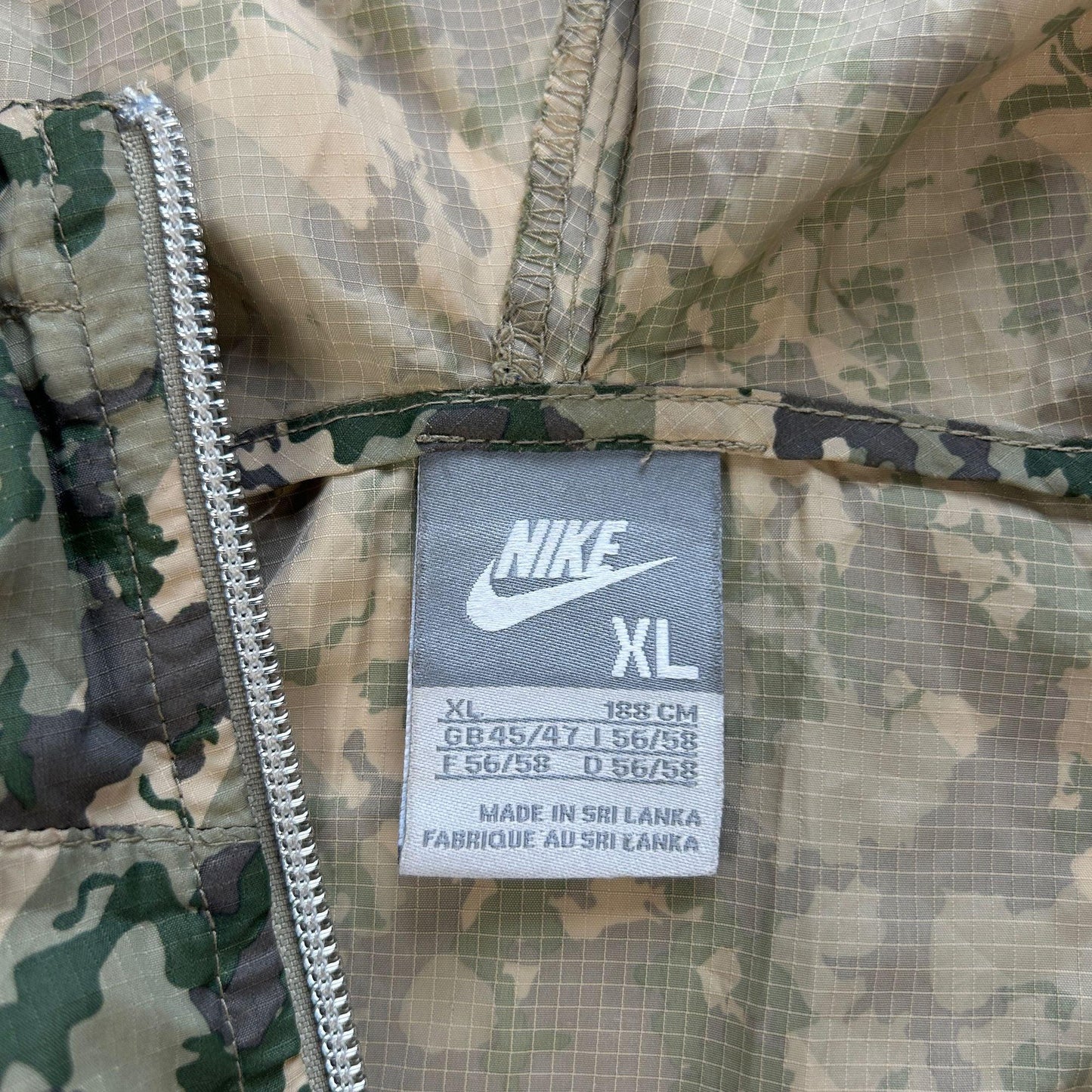 Vintage Nike Camo Hooded Jacket Size XL