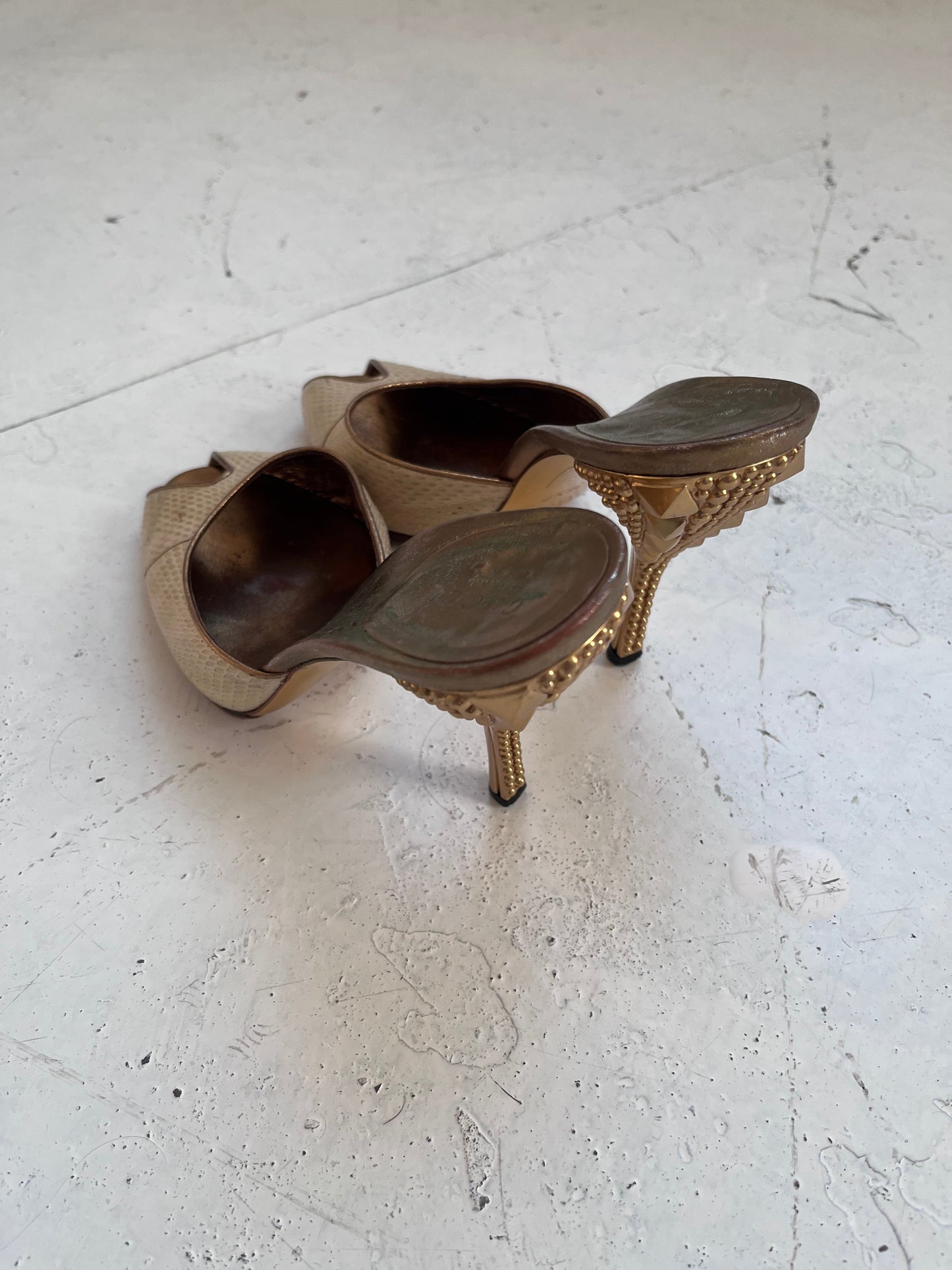 Fw2004 gucci by tom ford heels | GOLD, Gold