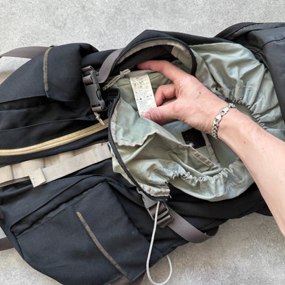 Nike ACG 1990s Steel City 35L backpack (22”x15”)