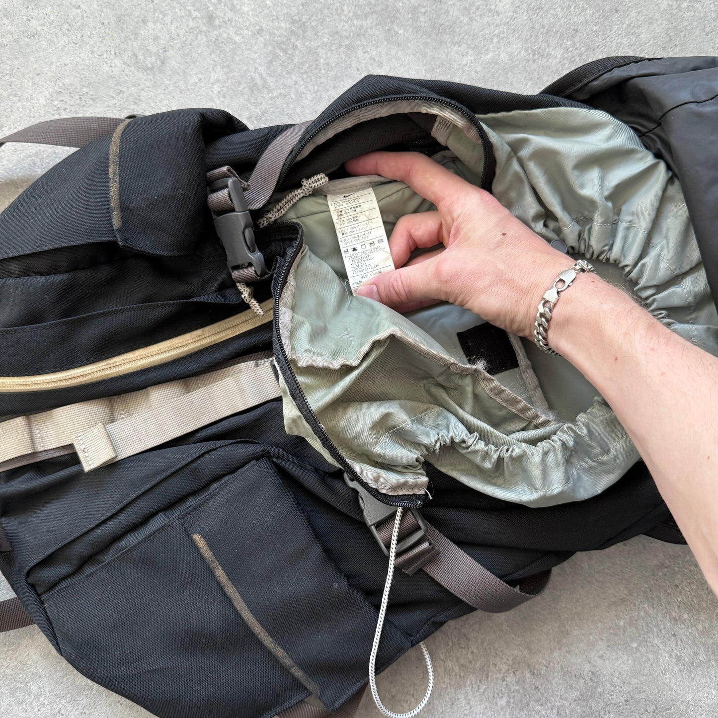 Nike ACG 1990s Steel City 35L backpack (22”x15”)