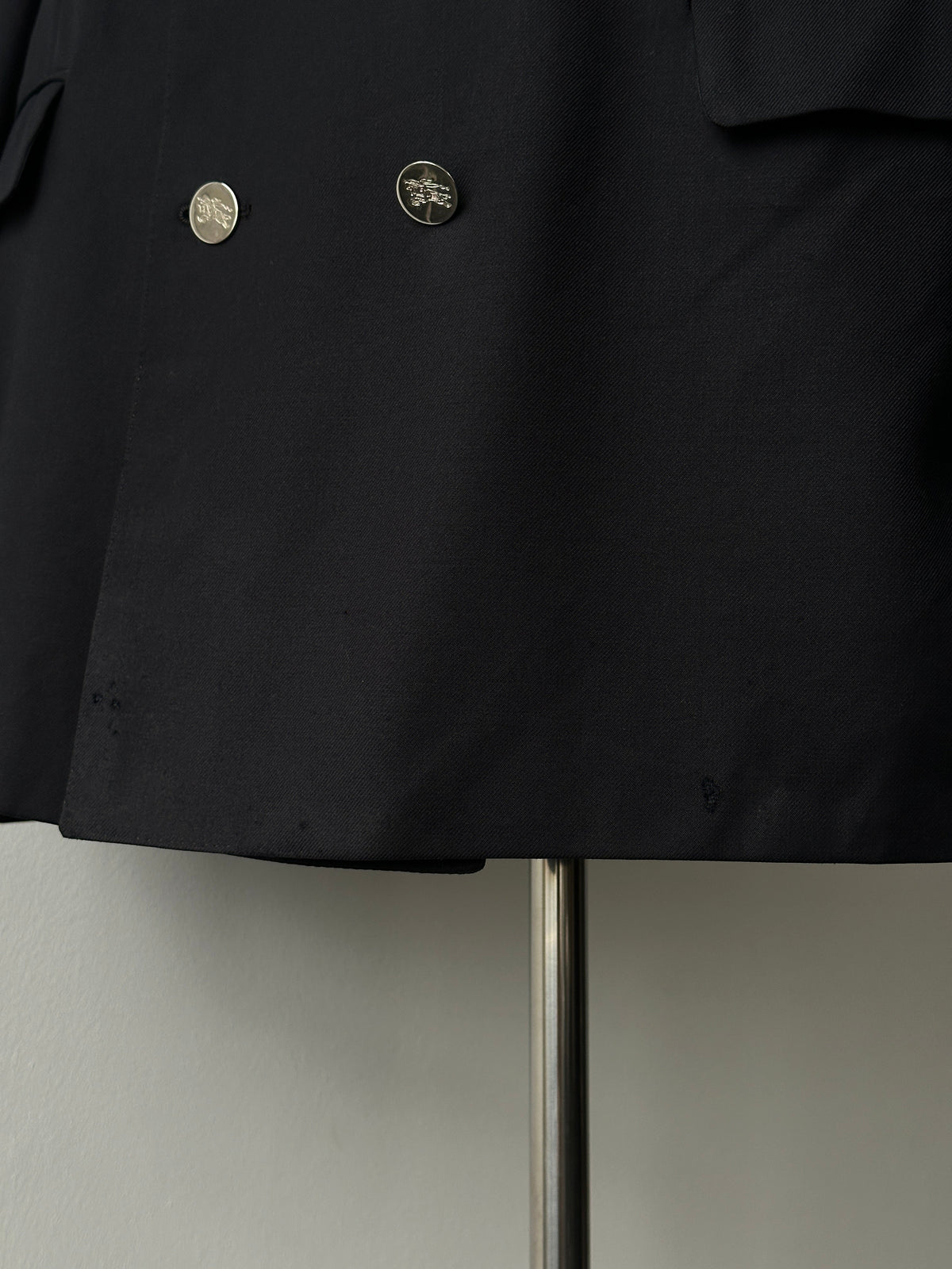 Burberry 1980s pure wool double-breasted blazer in size 46R, featuring classic button details and tailored fit.