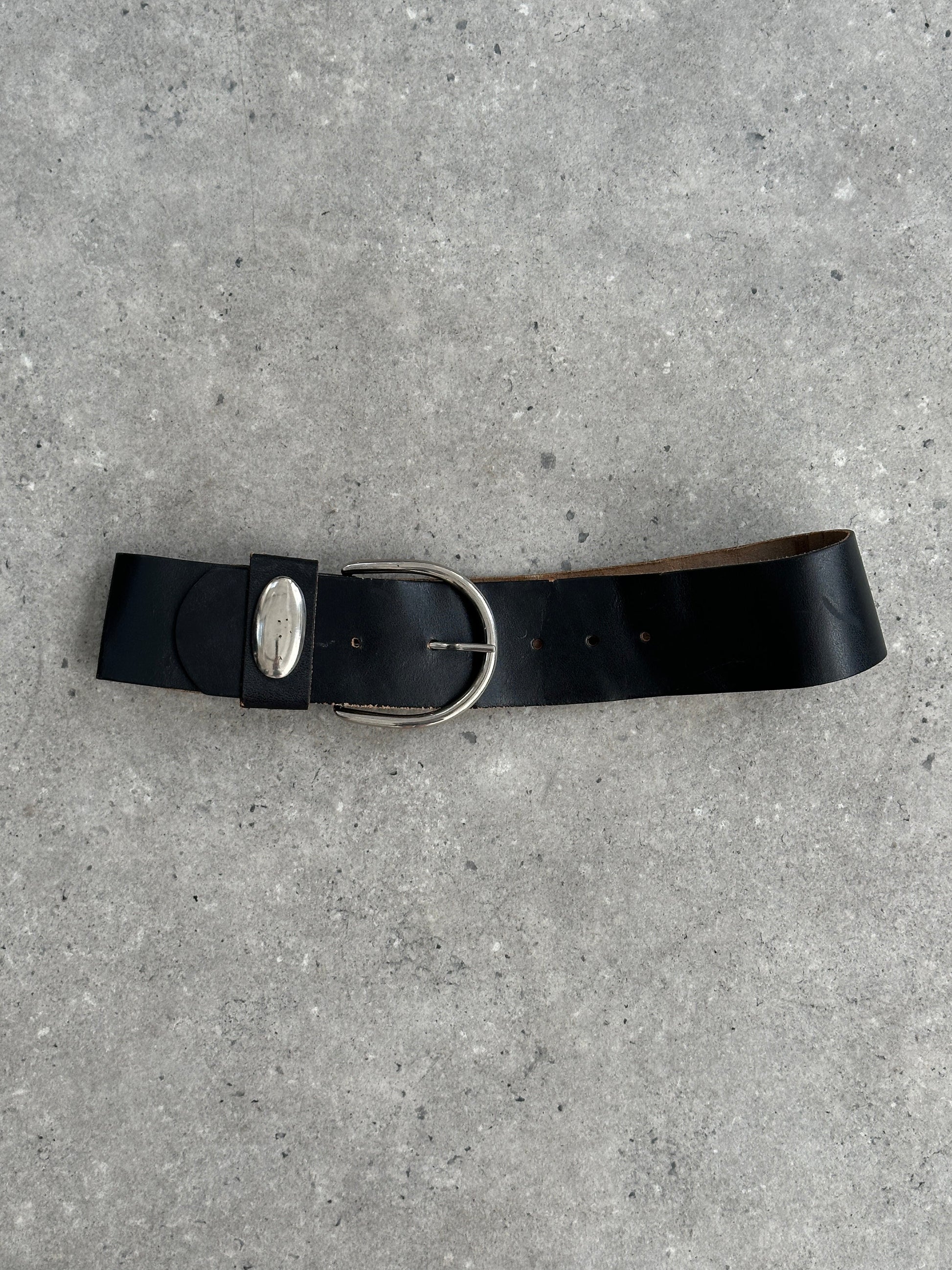 French Vintage 1990s Leather Chunky Belt - W23-28