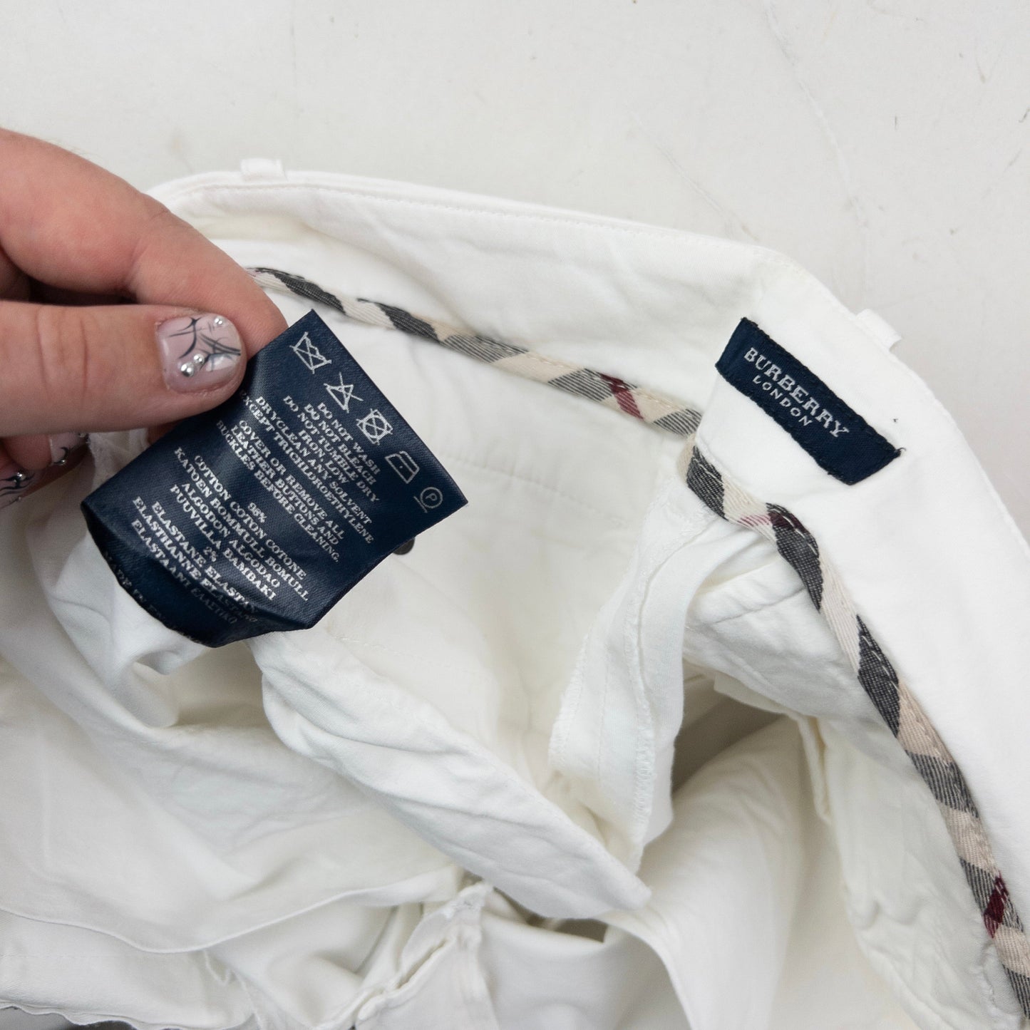 Vintage 2000s Burberry Cargo Trousers Size W29 | W29, White