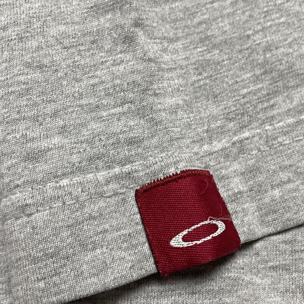 Vintage Oakley T-Shirt, Size Large | Oakley, Grey