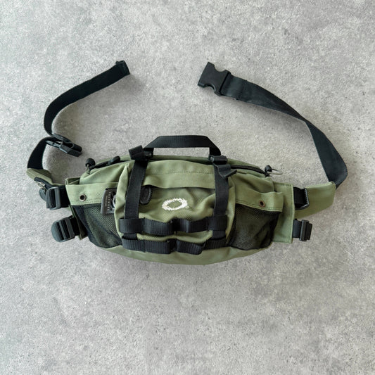 Oakley Software 2000s technical utility cross body bag (12”x8”)