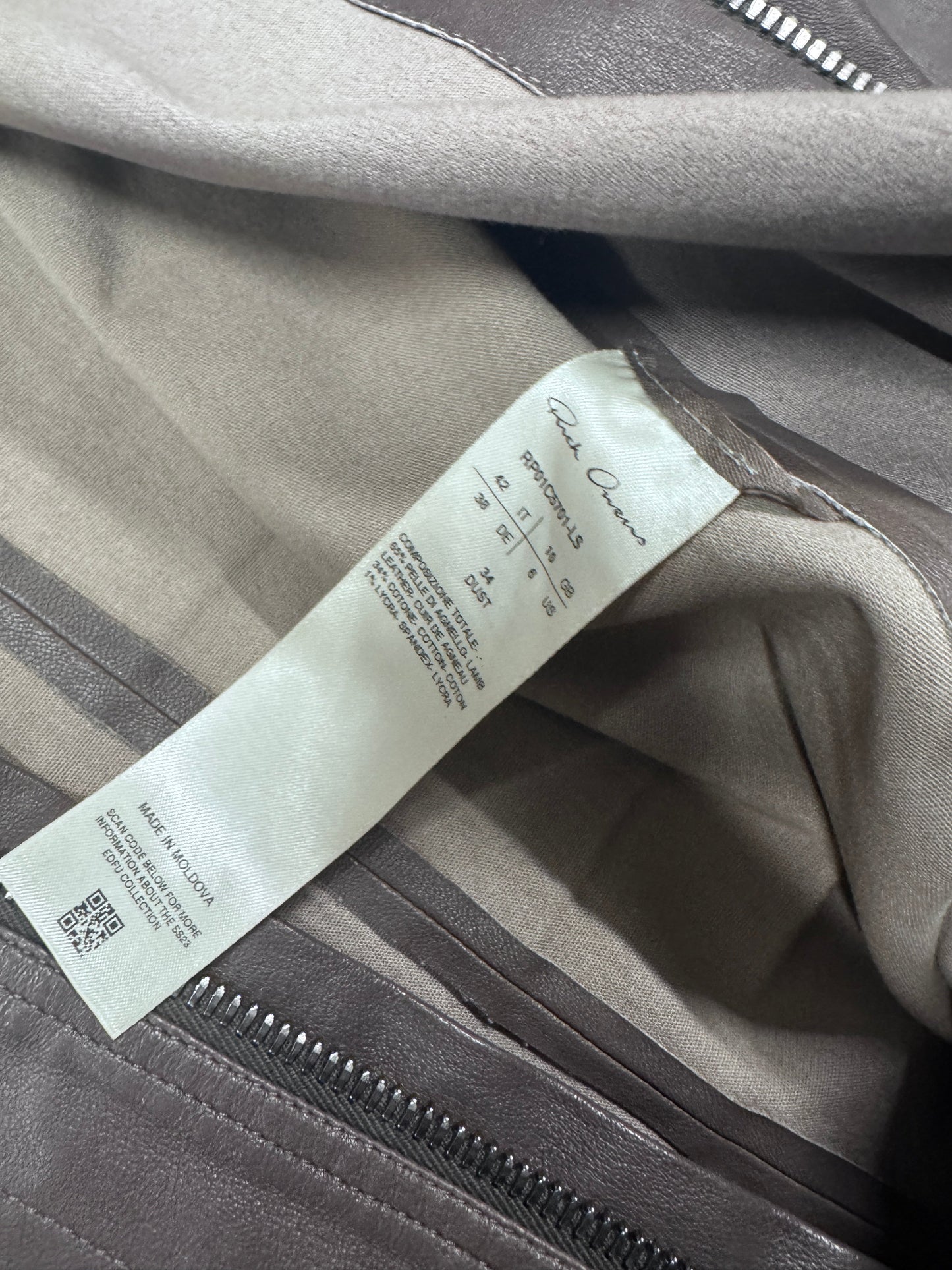 https://cdn.shopify.com/s/files/1/0909/3598/4473/files/83343A67-7D03-45A4-B8B4-9F12B07B386A.jpg?v=1767187844