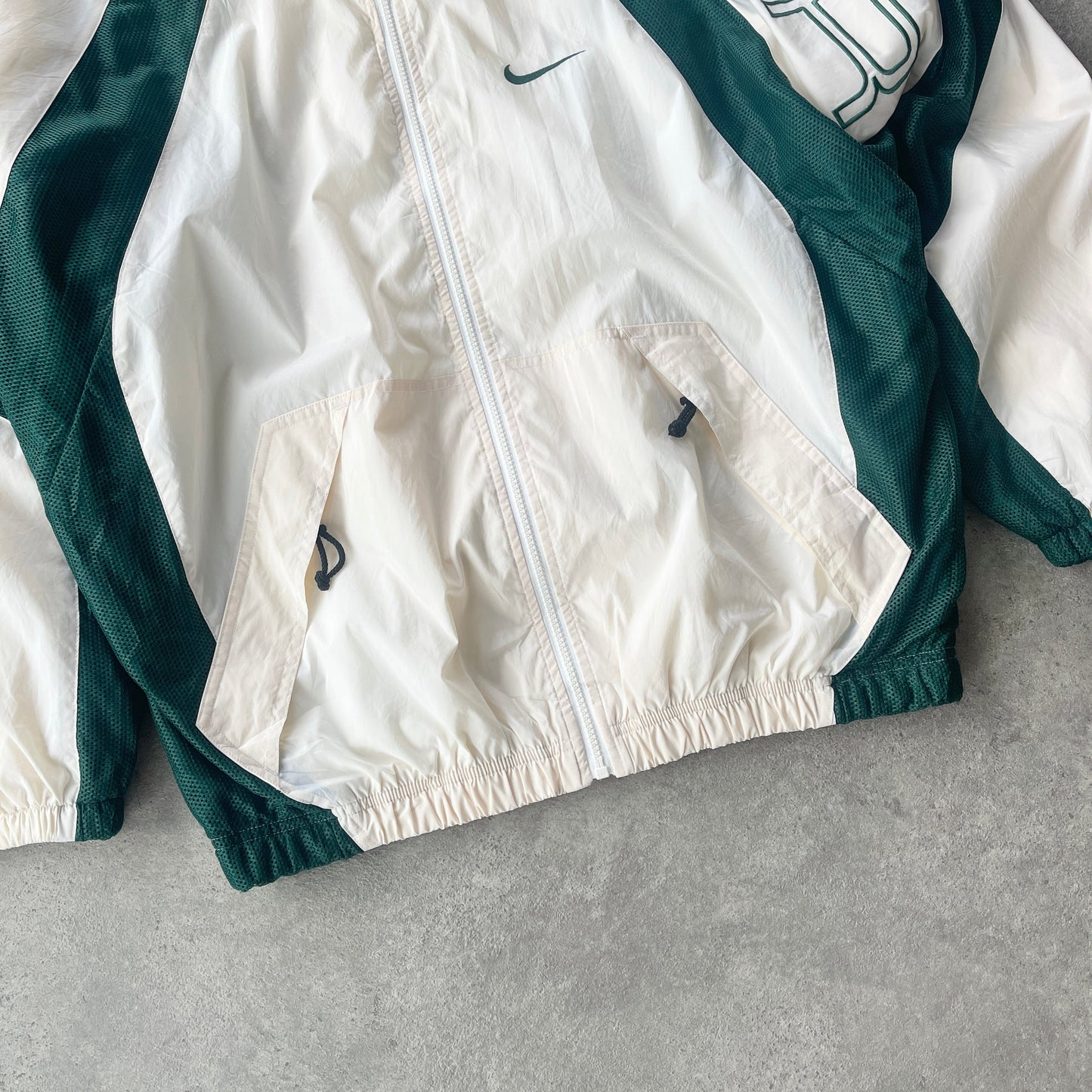 Nike Air RARE 1990s lightweight embroidered swoosh shell jacket (L)
