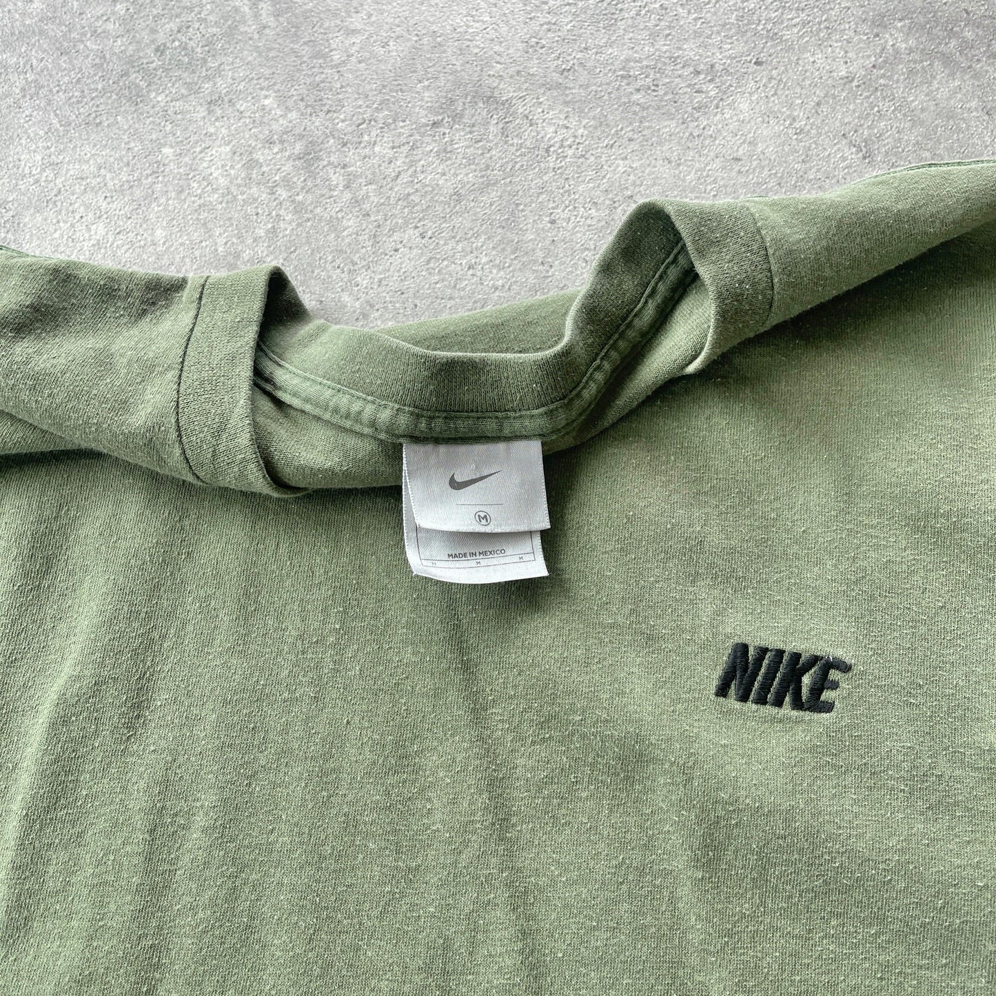Nike RARE 2000s embroidered spellout t-shirt (M)