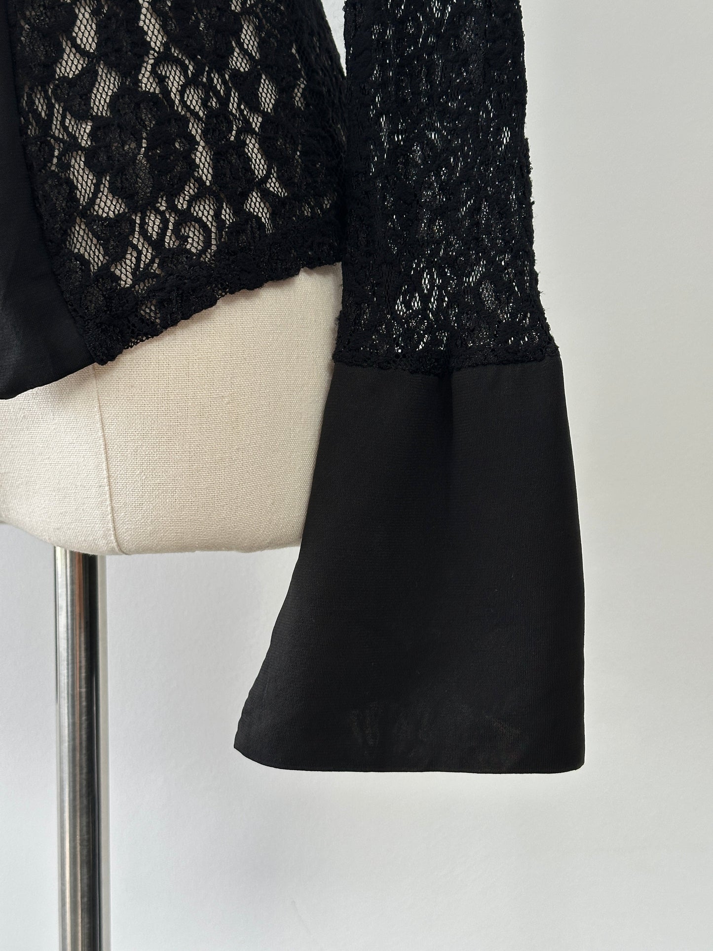 Italian Vintage 2000s Lace Flute Sleeve Open Front Shirt - S
