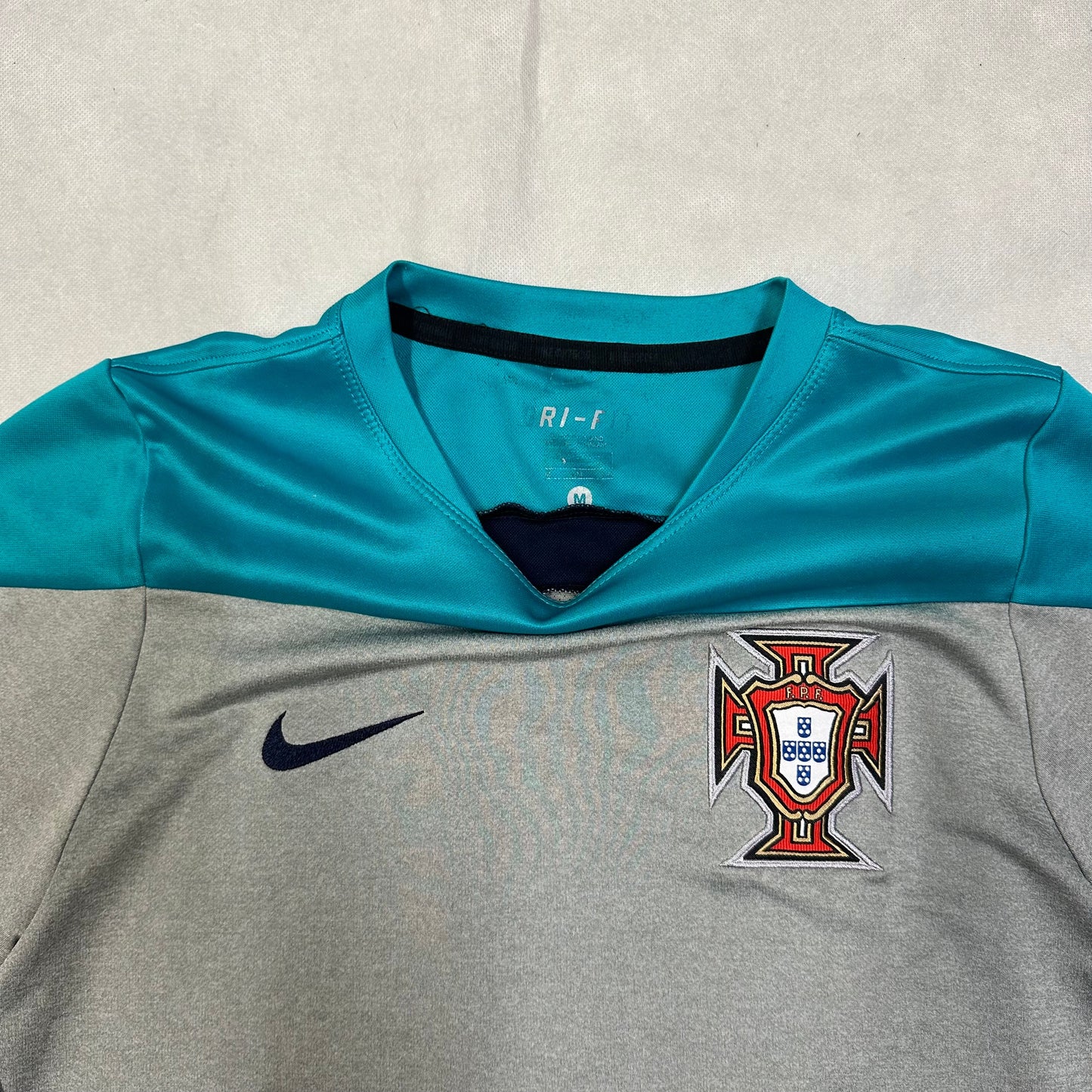 Nike 2014/15 Portugal Training Shirt In Grey ( M )