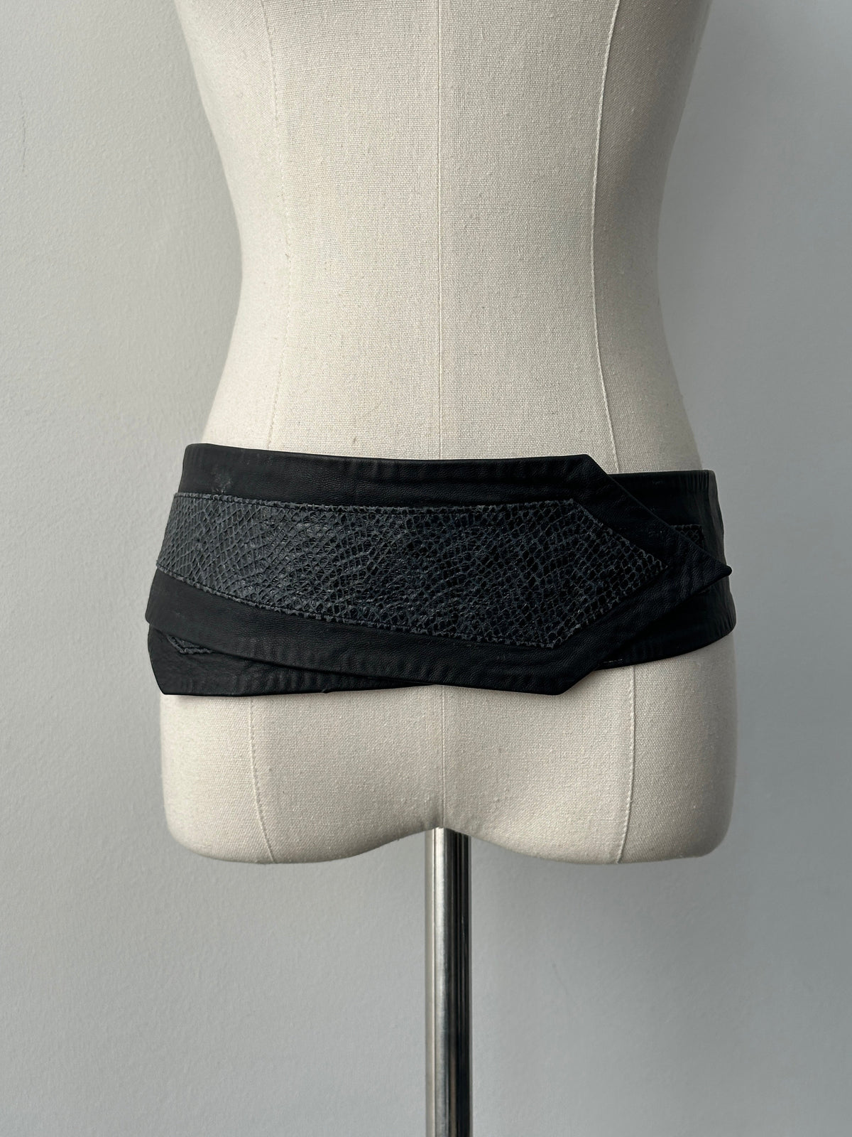 Valentino 1990s Leather Snakeskin Hip Belt - W30-32